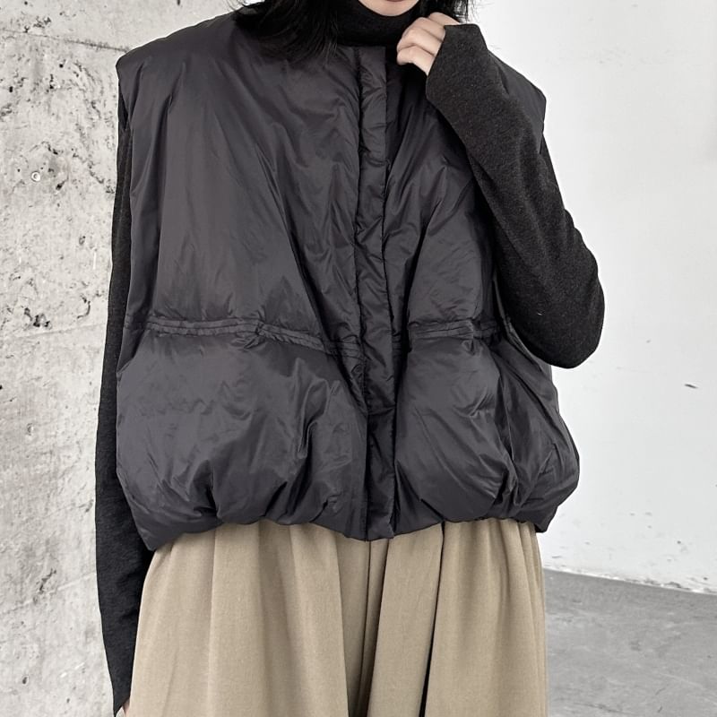 SIMPLE BLACK - Effen gewatteerd vest met ronde hals en rits