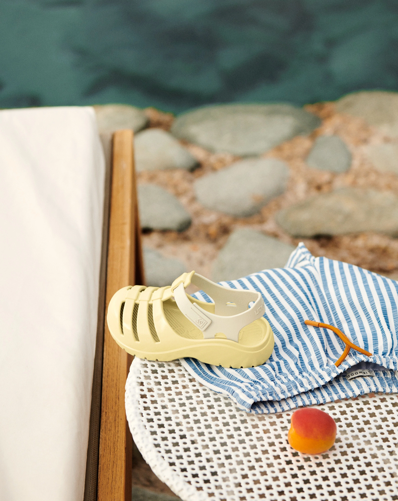 Badesandalen BEAU in lemonade/cream