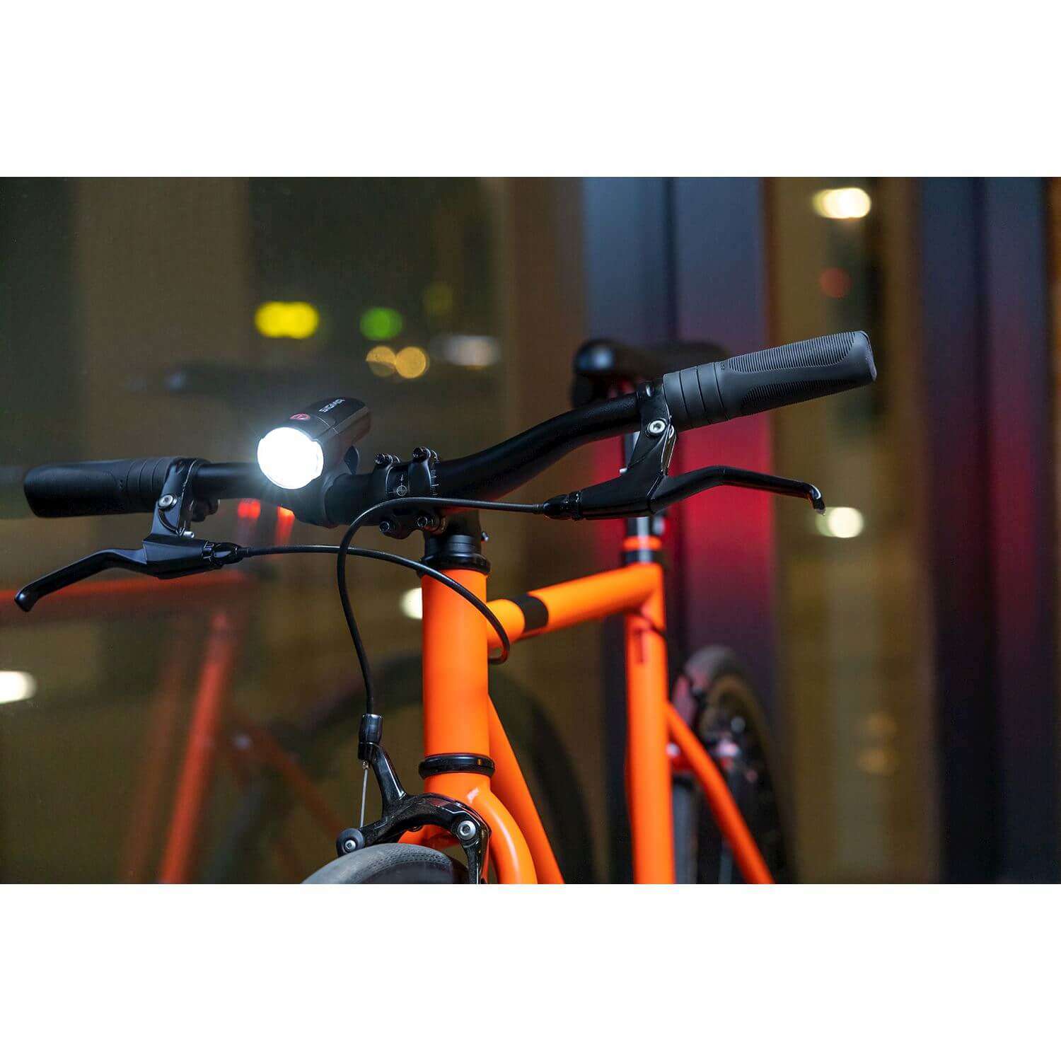 Sigma Sport AURA 30 Koplamp Zwart