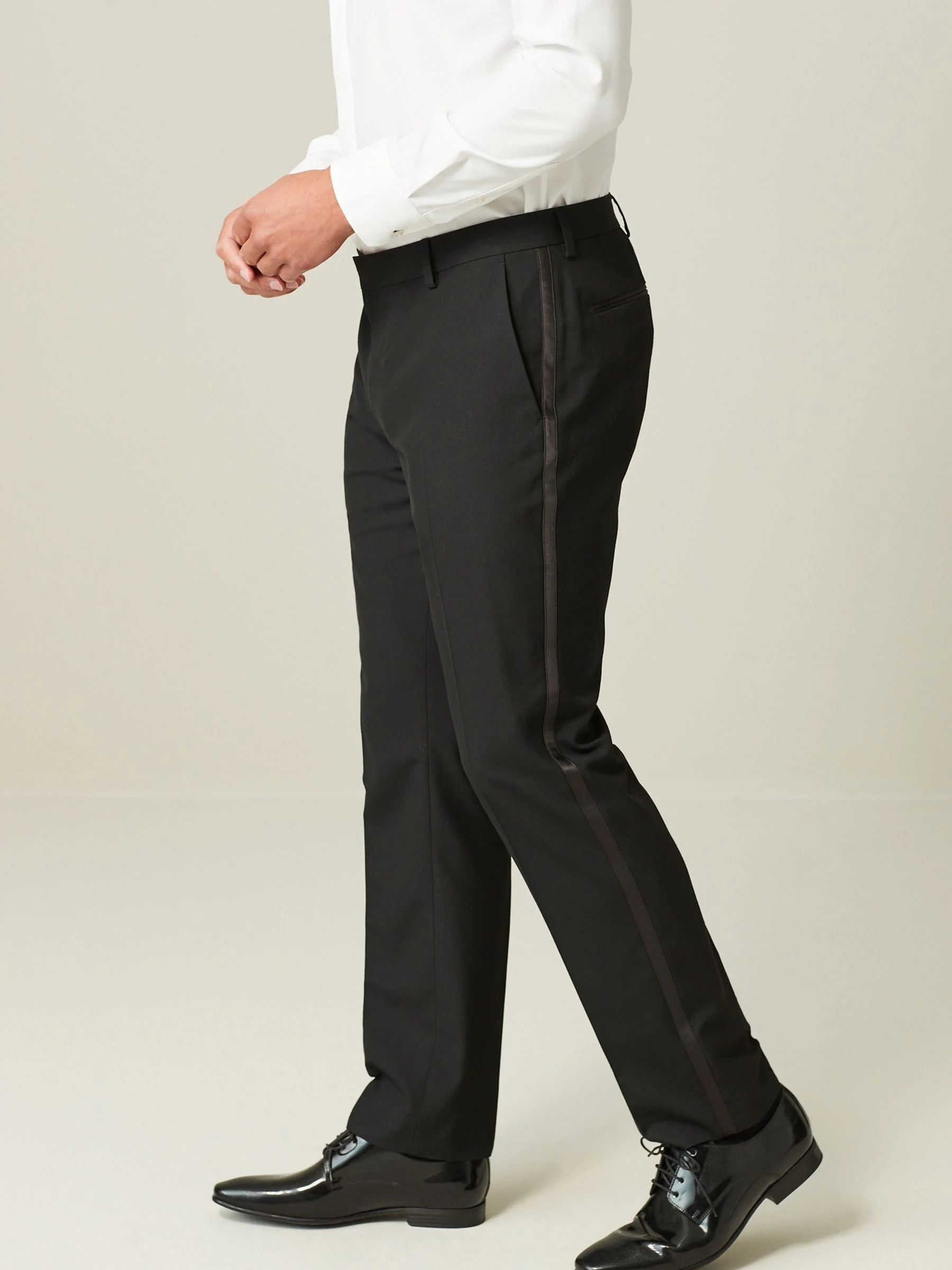 Zwart met bies - Tailored fit - Pantalon in smokingstijl