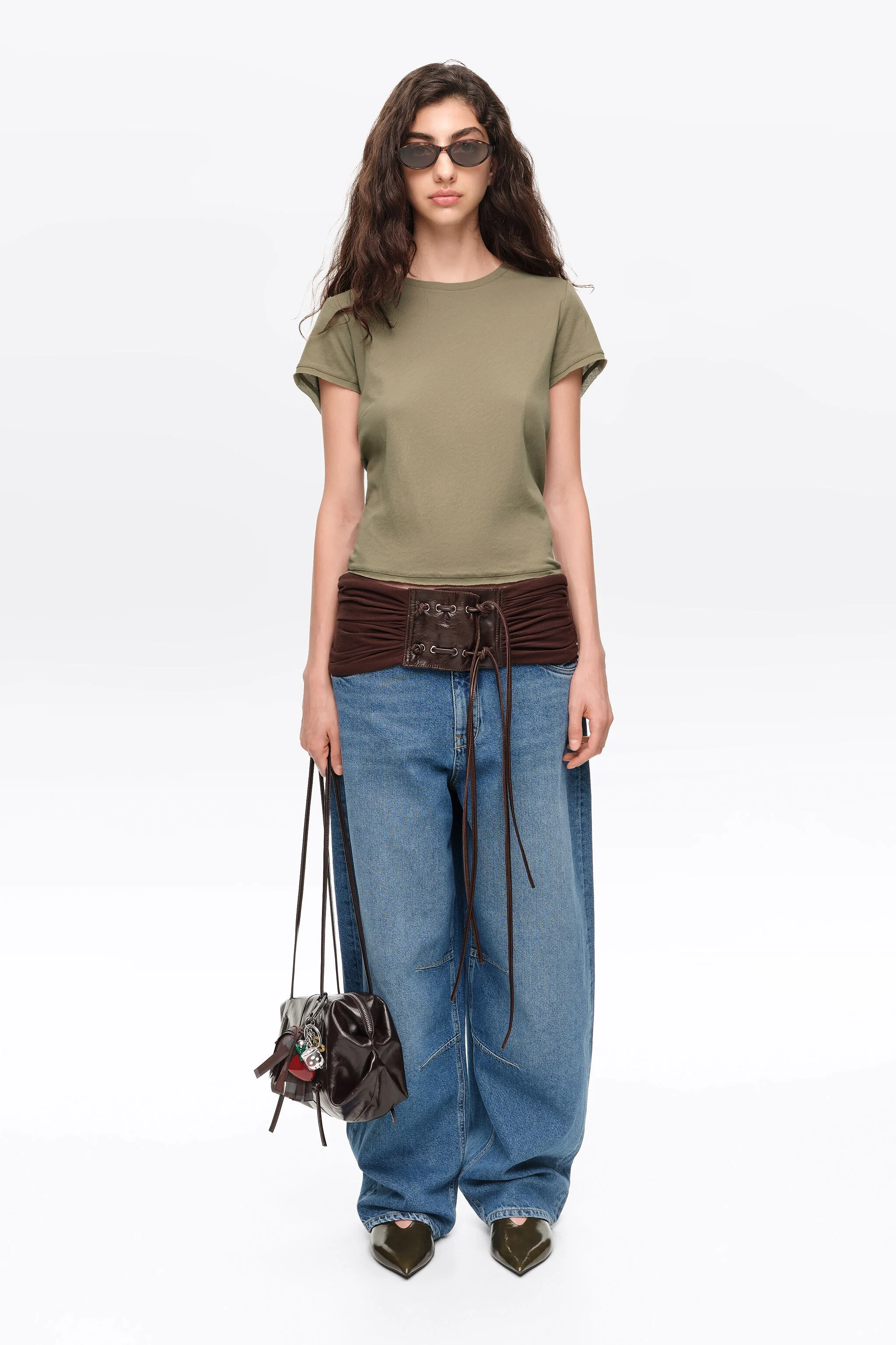 BARREL - Calça jeans azul-médio com cinco bolsos e pernas torneadas