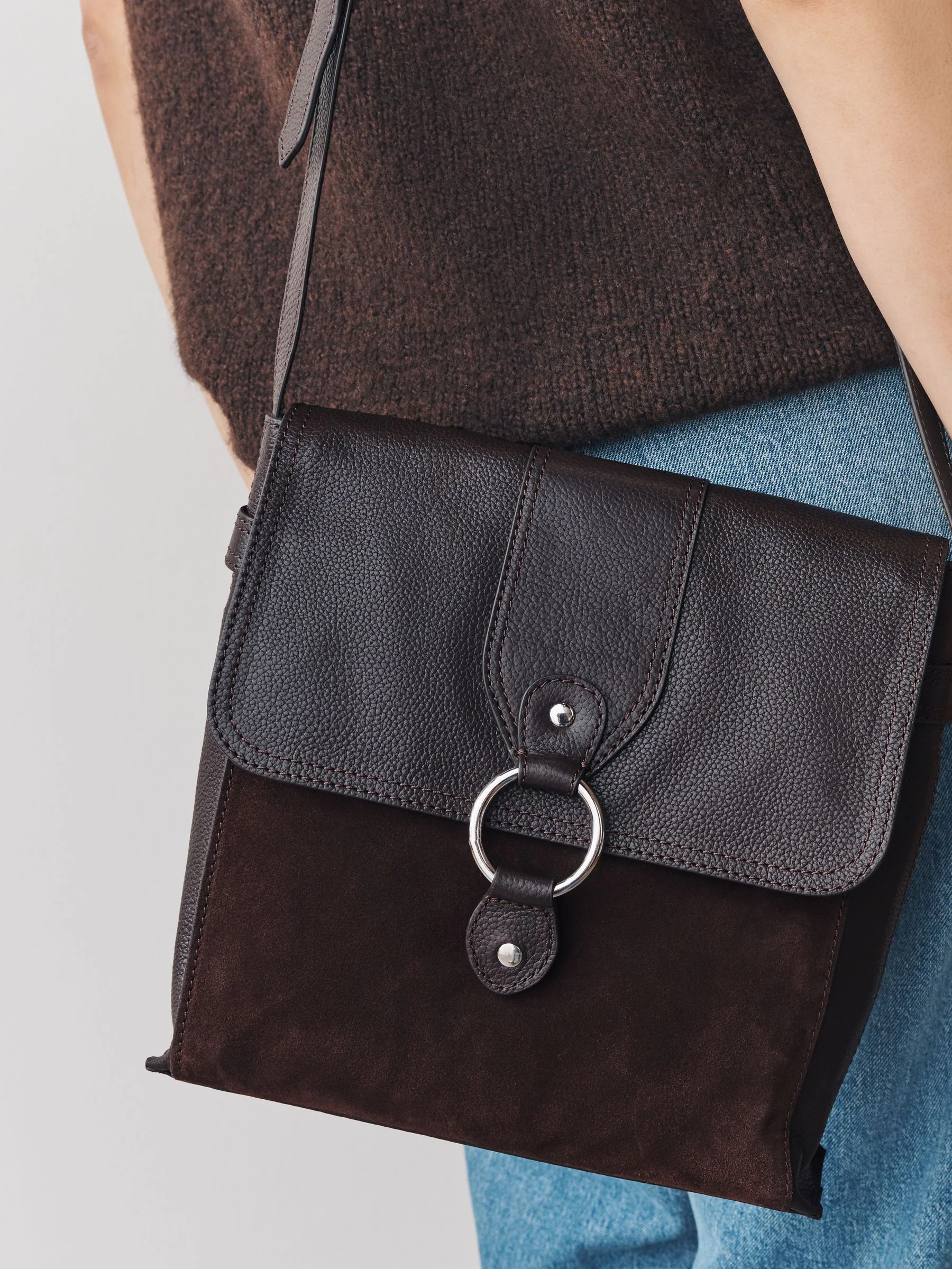 Chocoladebruin - Leren messenger-tas met vak