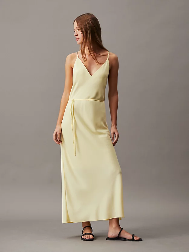Vestido midi de alças com modelagem solta