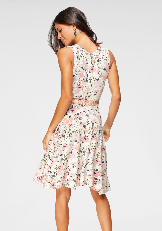 Laura Scott Sommerkleid figurbetonte Passform,  femininer Stil,  aus Viskosemischung