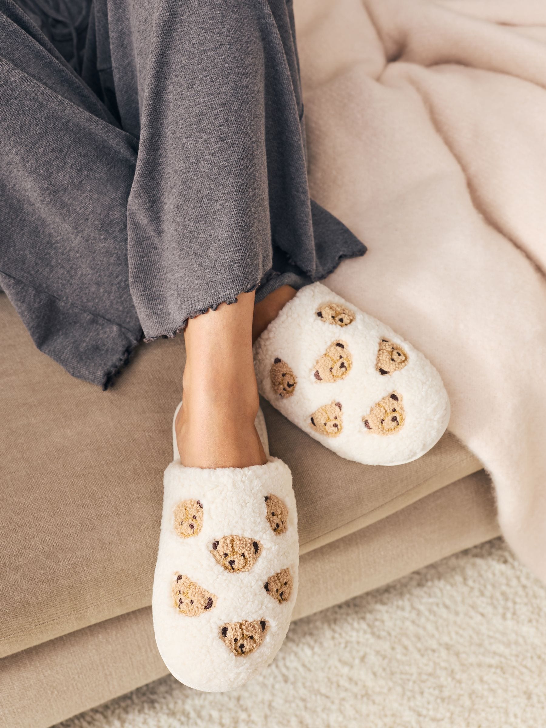 Eru met berenprint - Mule Borg Pantoffels