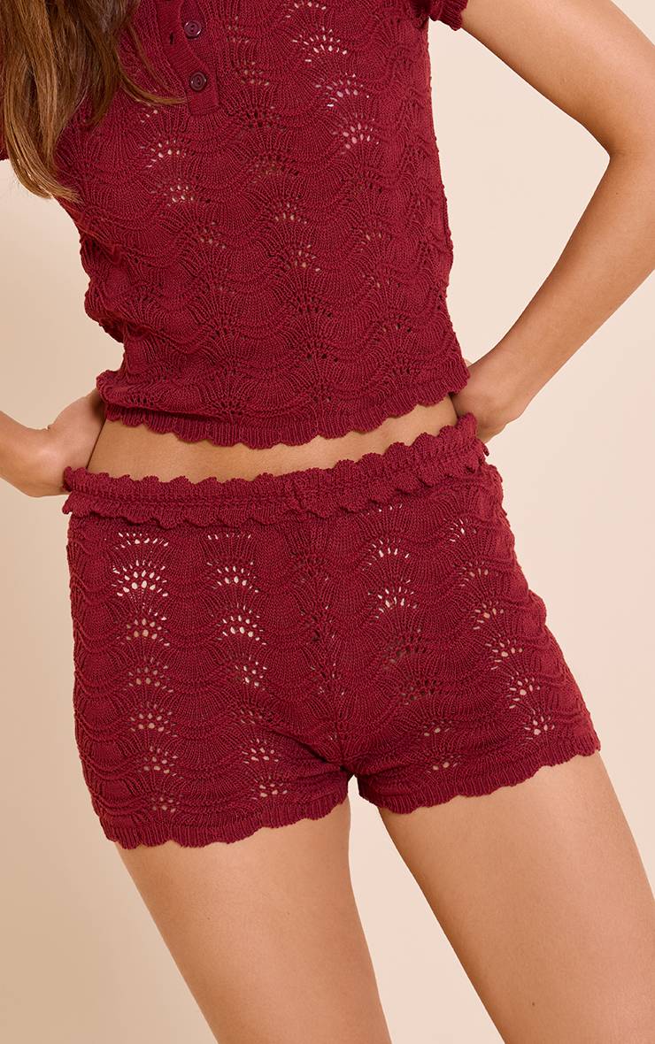 Rouge Bordeaux Short Mini Au Crochet Avec Détail De Ceinture