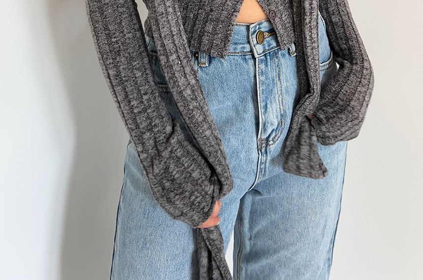 Colada - Zachtgebreide crop top met knoopjes en sjaal