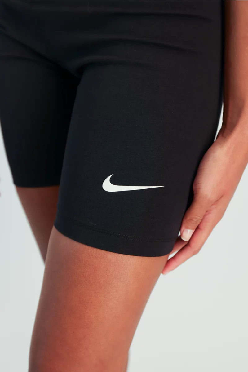 Nike Sportswear Classic 8 Inch Tight Damen Short
