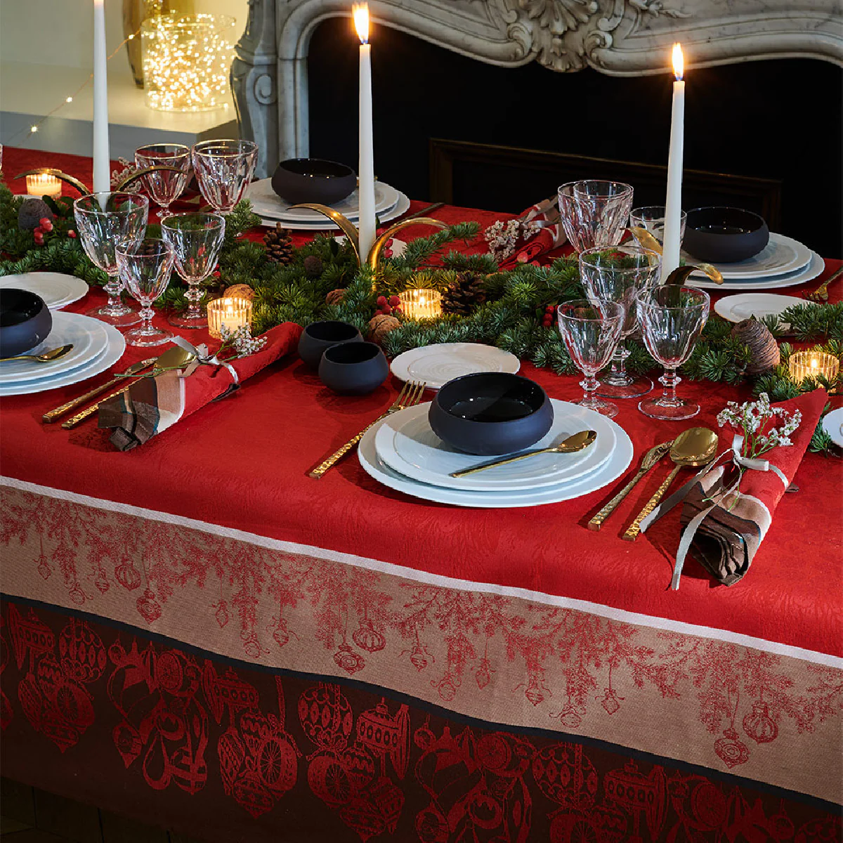Nappe antitache déperlant pur coton rouge 175x175 Garnier Thiebaut