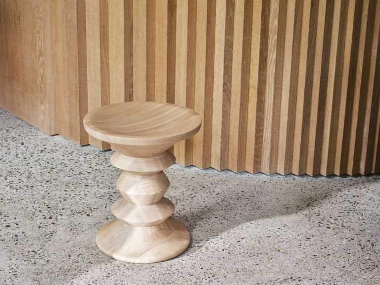 Vitra Stools bijzettafel Model A Chestnut