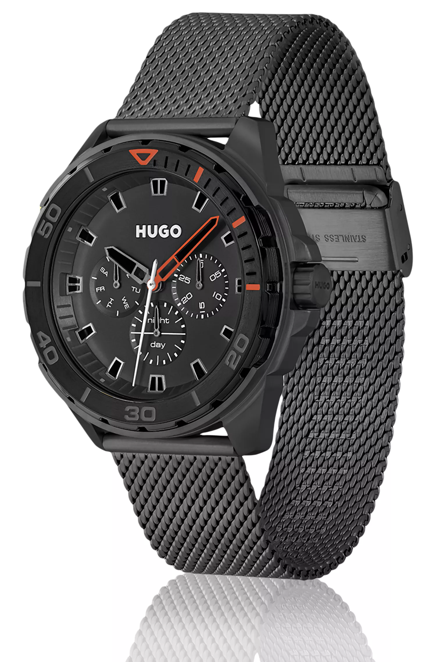 Relógio HUGO com pulseira de malha vermelha e mostrador preto.