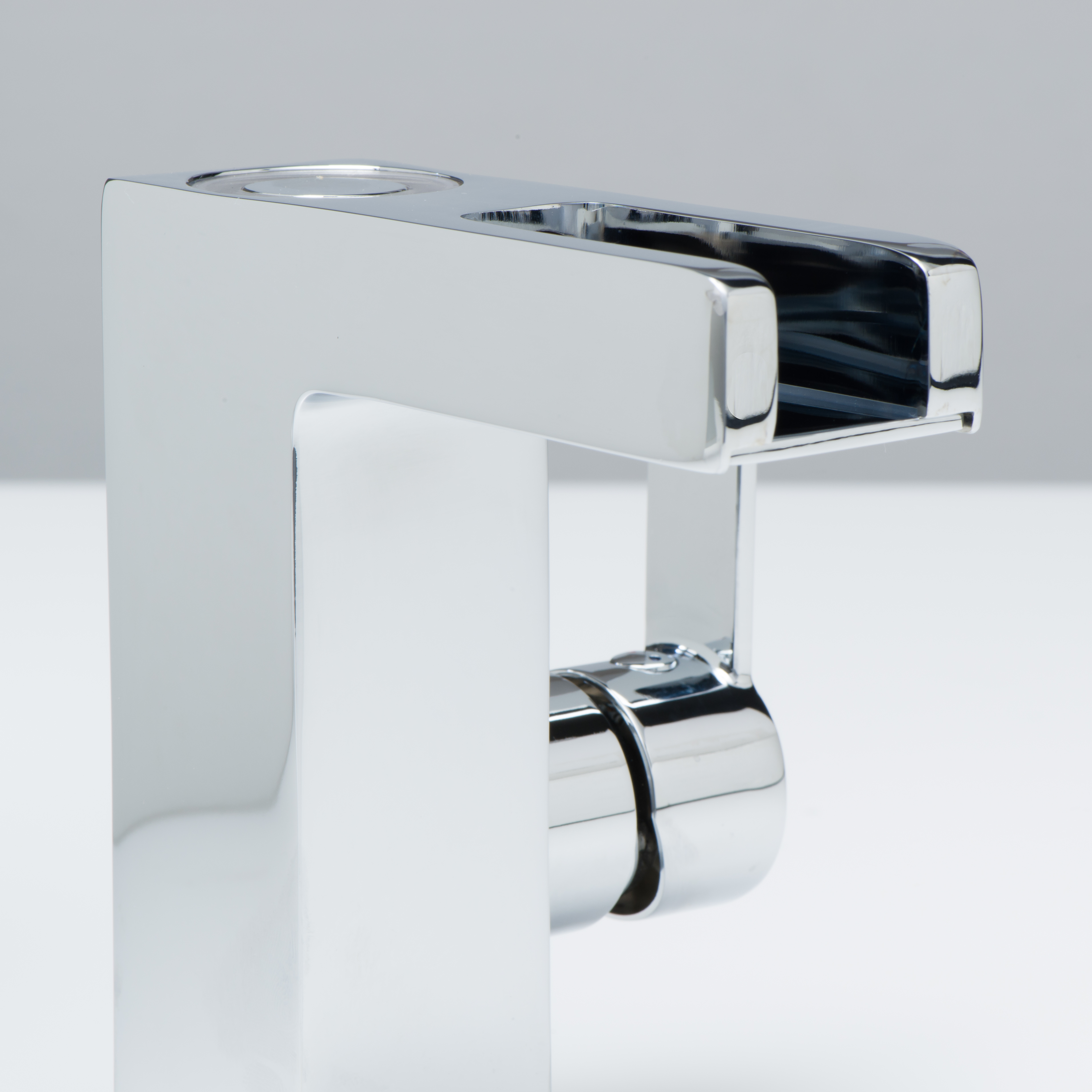 Schutte ORINOCO LED-ééngreepsmengkraan wastafel met watervaluitloop, chroom