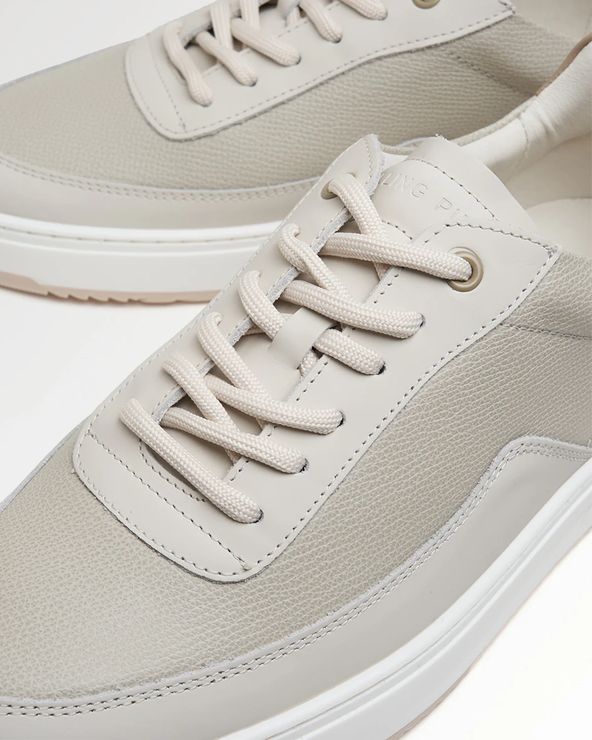Mondo Tech Crumbs Off White