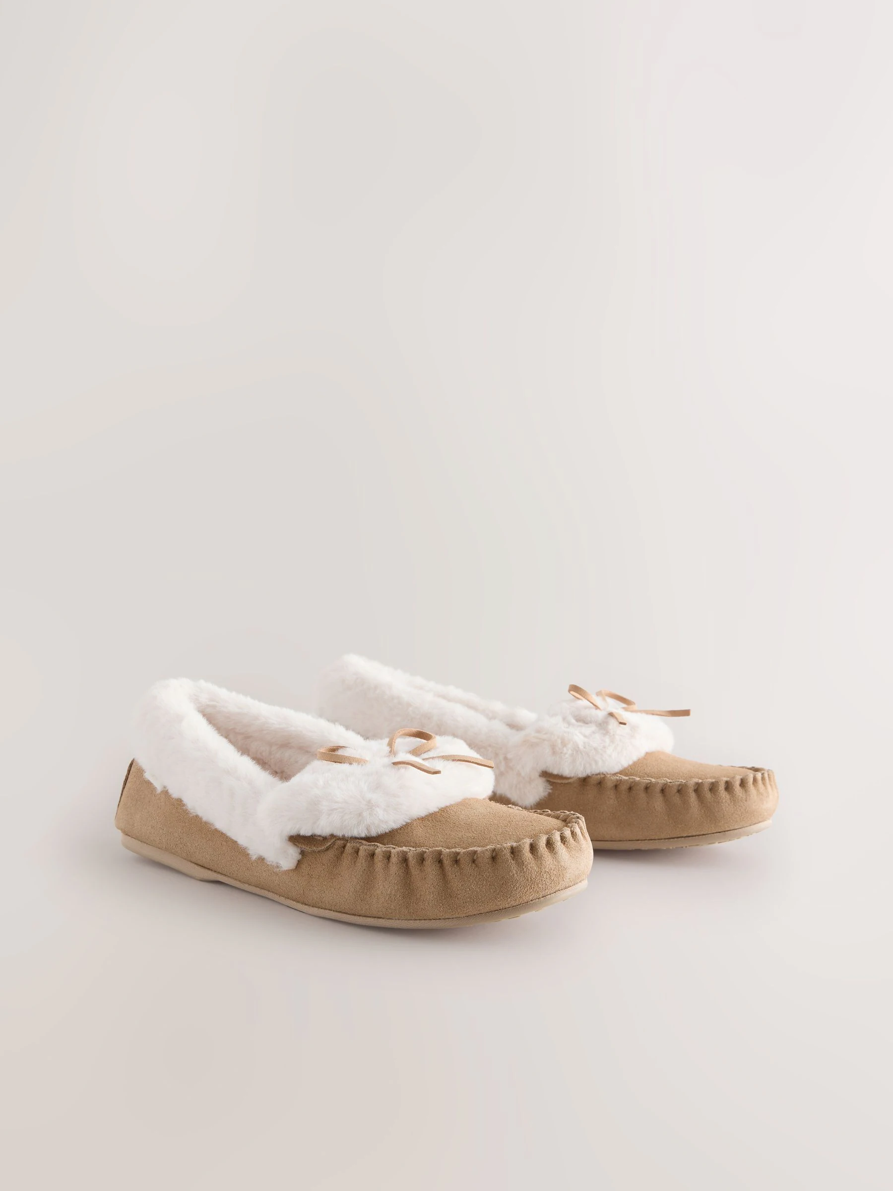 Mokkabruin - Moccasin Suede Slippers