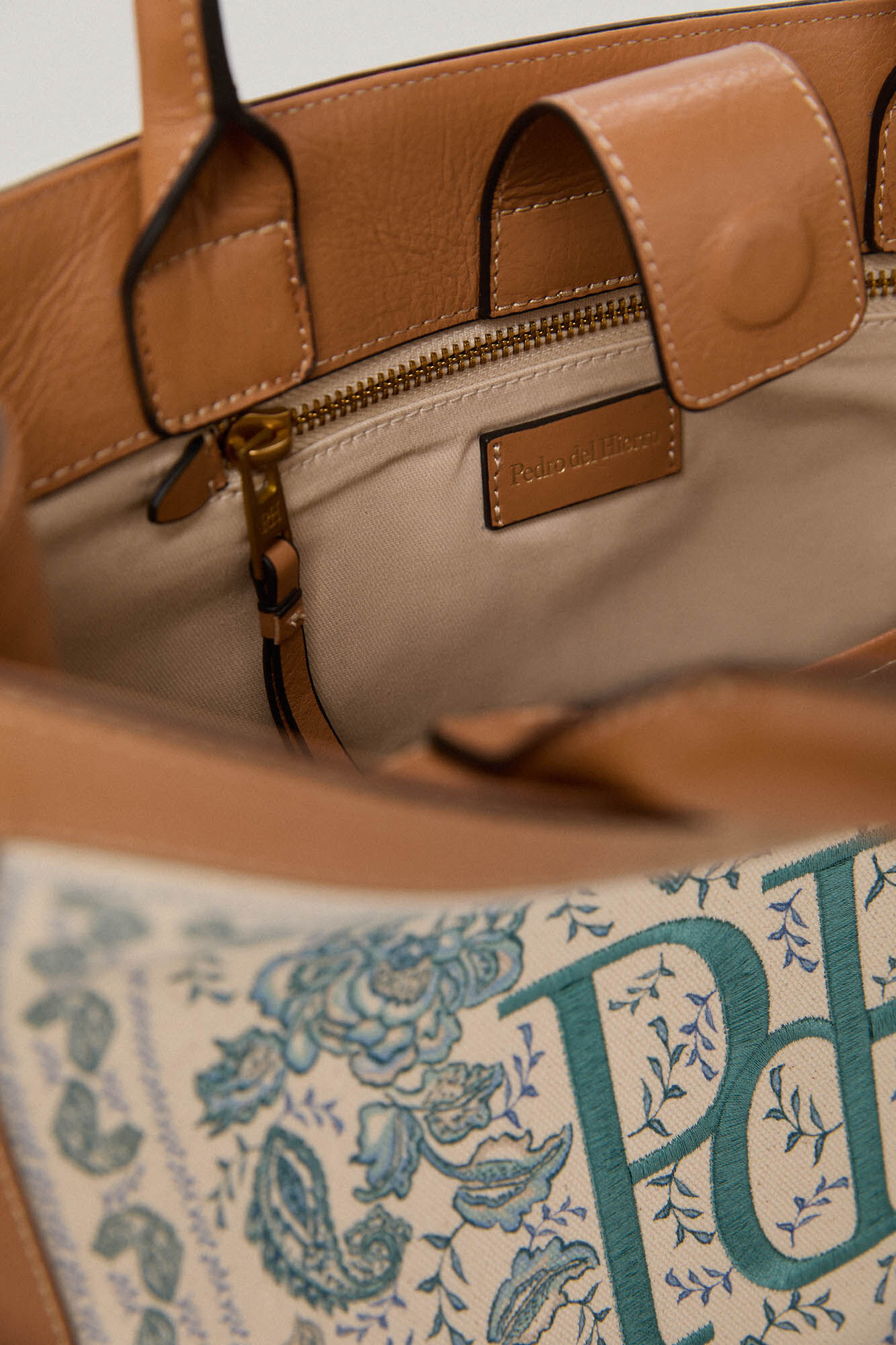 Bolsa tote em lona e couro com estampa azul marinho - Azul
