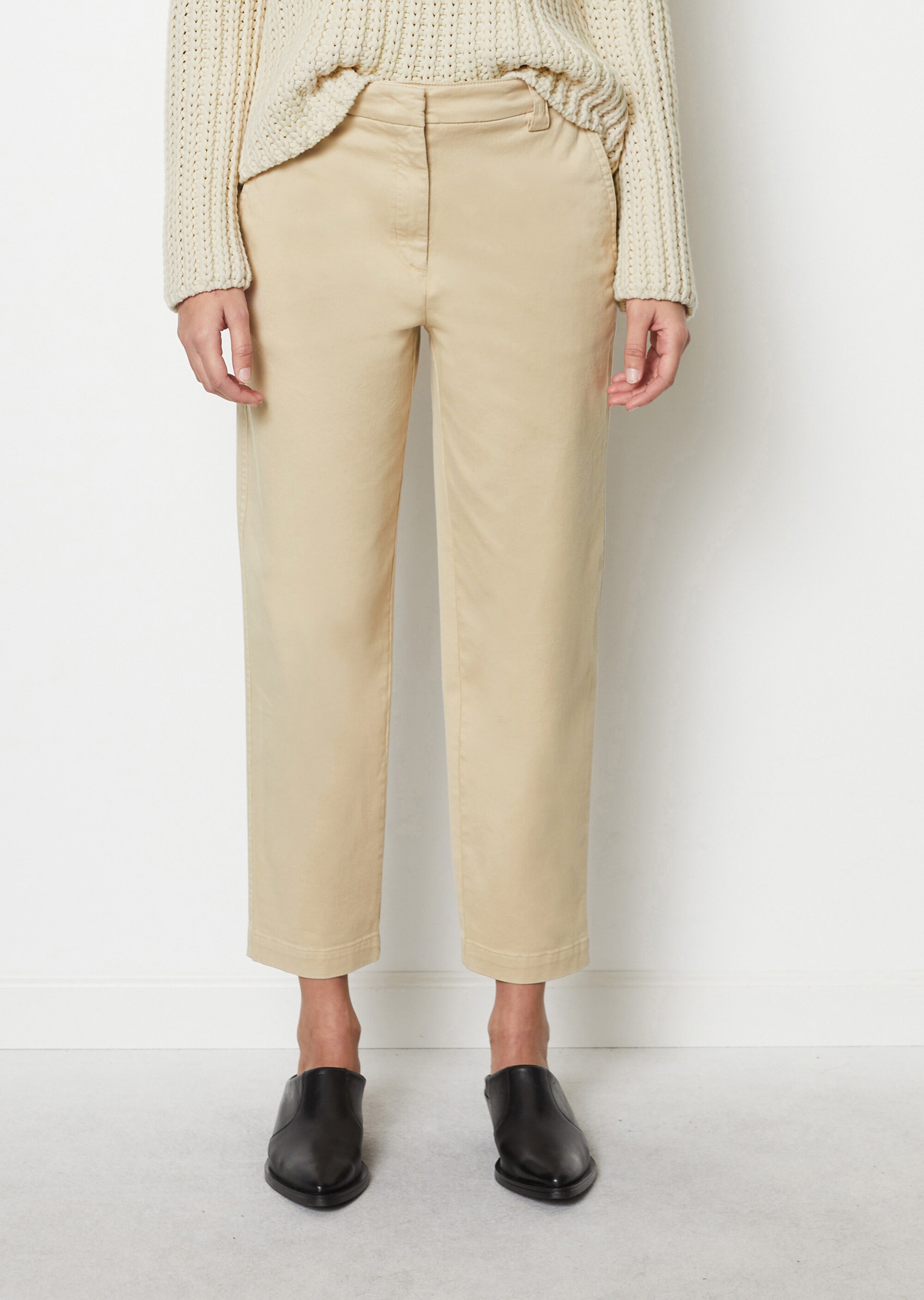Chino Modell KALNI tapered aus Bio-Baumwoll-Stretch