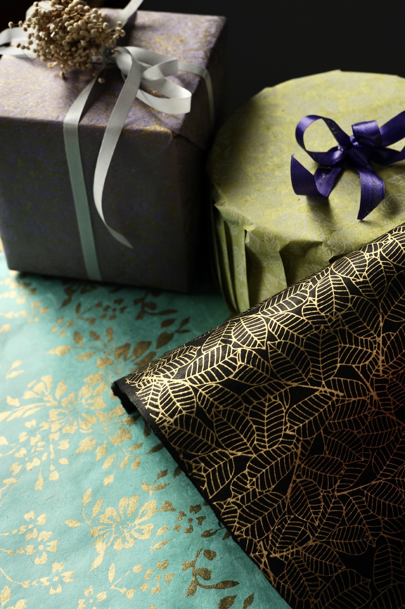 Geschenkpapier 'Golden Leaves', handgeschöpft, L 76 cm, B 50 cm günstig bestellen