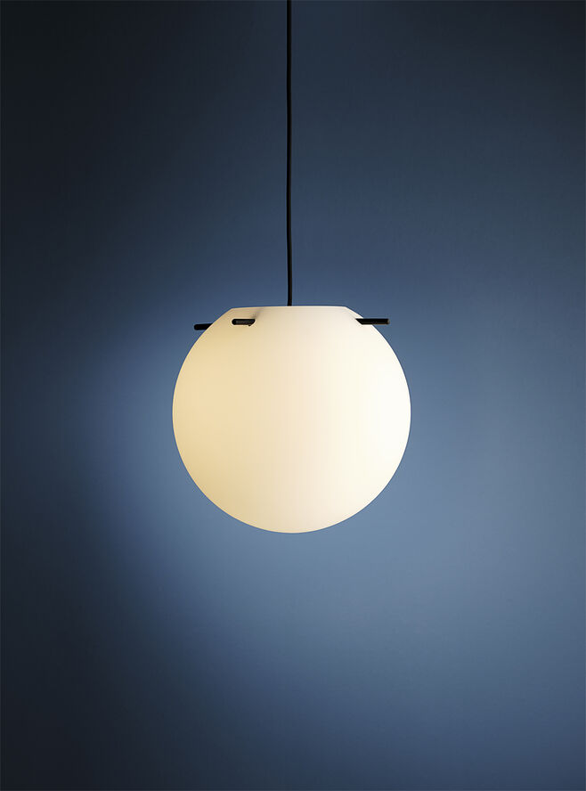Frandsen Koi Pendant Ø32 EU Opal white/black sticks