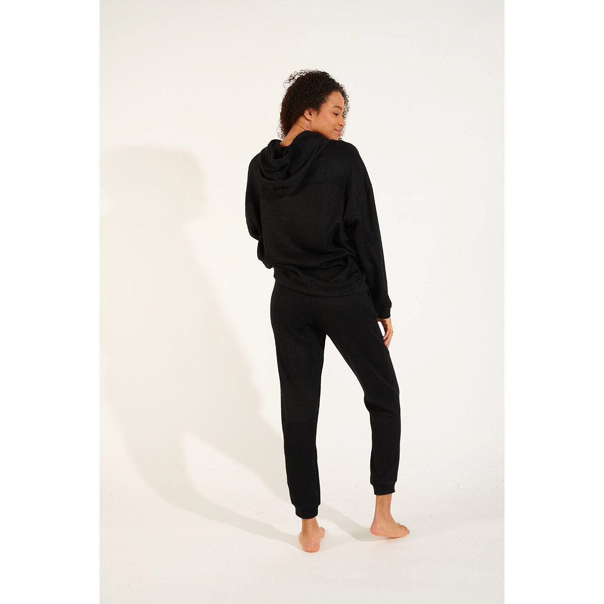 BANANA MOON<br>Suéter oversized para usar em casa, modelo Bradley Creamy