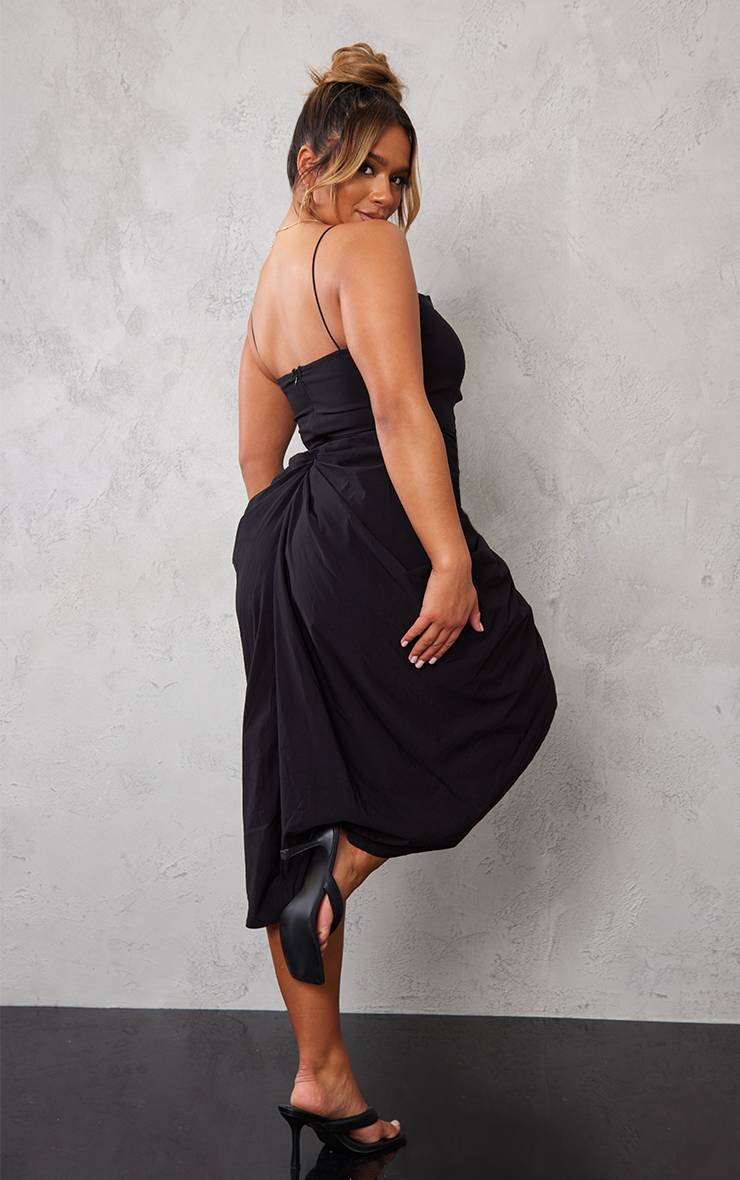Noir Robe Mi-longue Shape En Tissu Tissé Avec Découpes Et Détails Froncés
