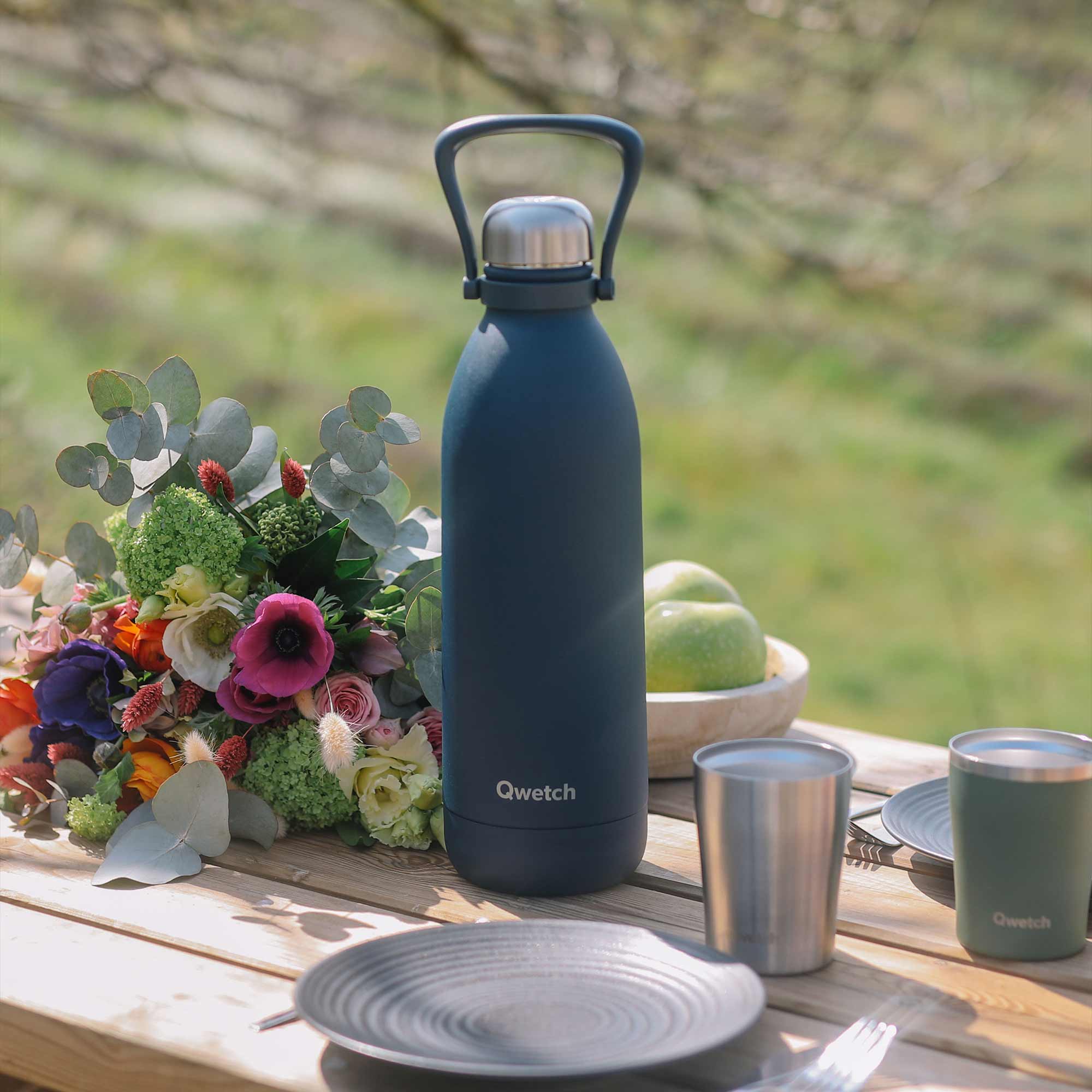 Bouteille Isotherme Matt Bleu Marine - Qwetch