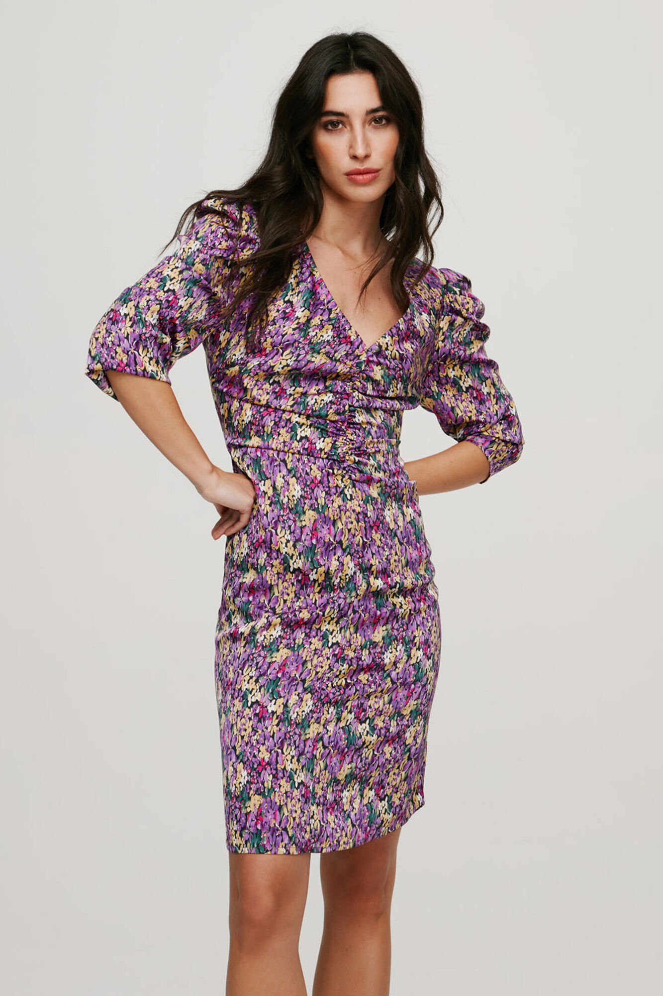 Vestido com estampa floral - Preto