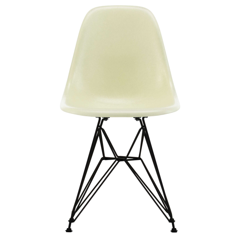 Vitra Eames DSR Fiberglass stoel zwart onderstel, parchment
