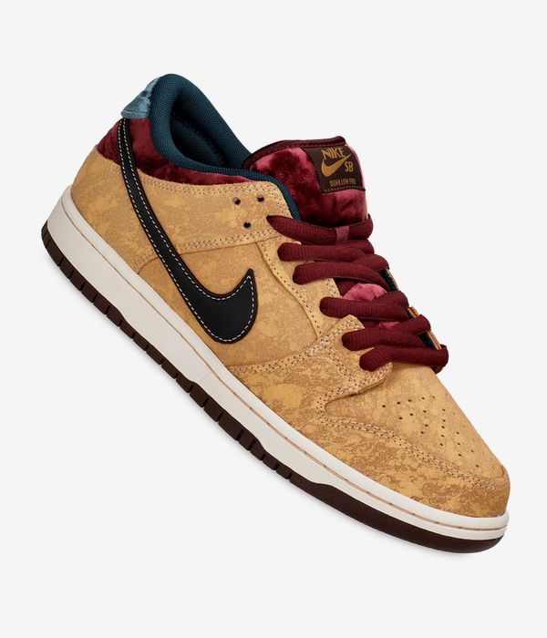 Nike SB Dunk Low Pro Schuh (celestial gold black)