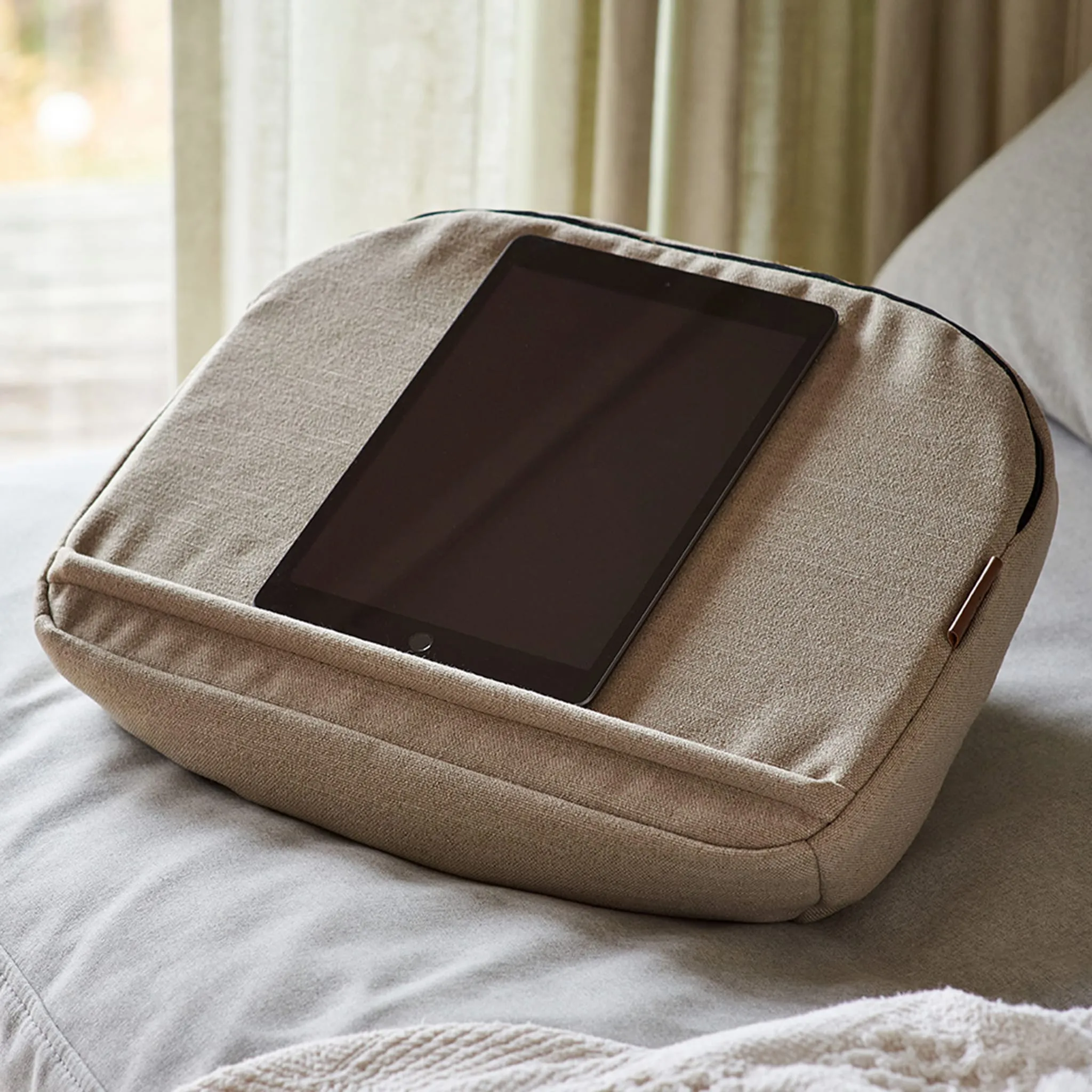 Arico Coussin-Plateau Multi-fonctions Rico - Sahara