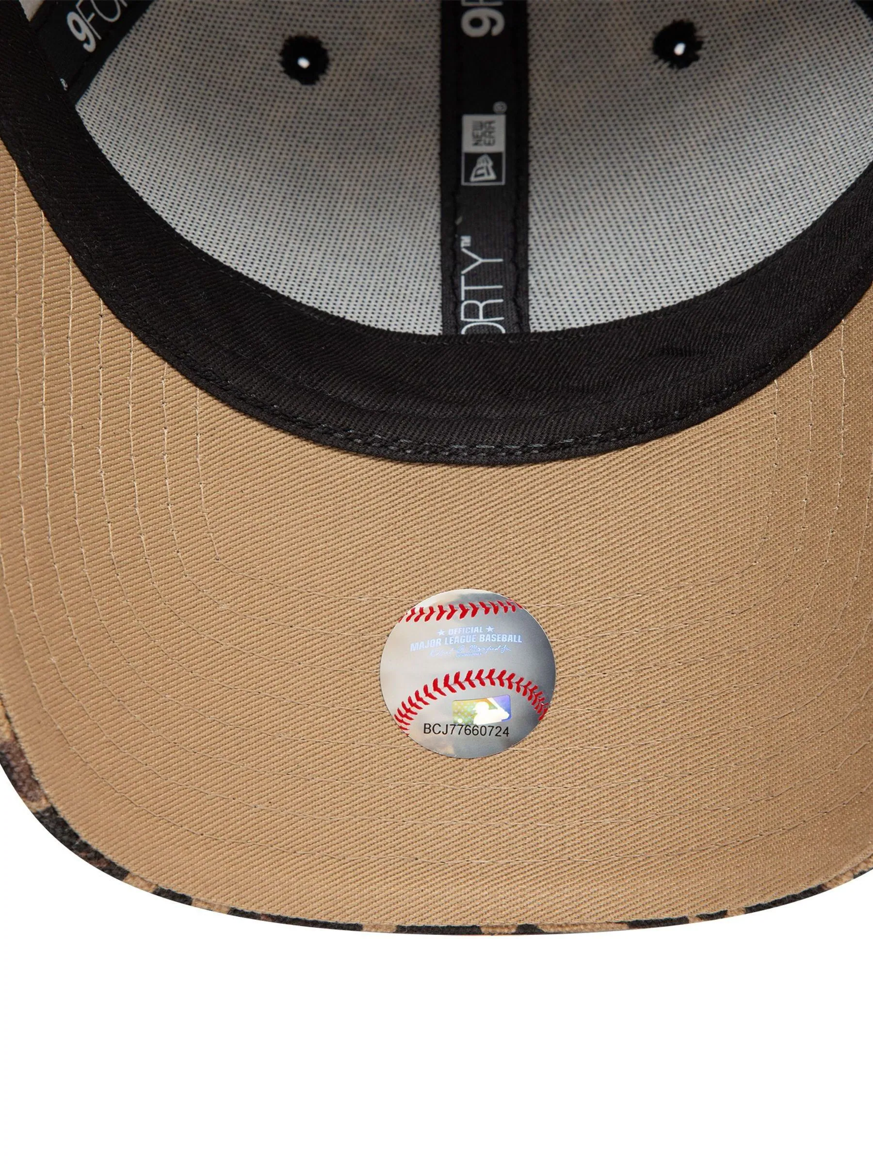 New Era zwarte pet met luipaardprint 100% katoen