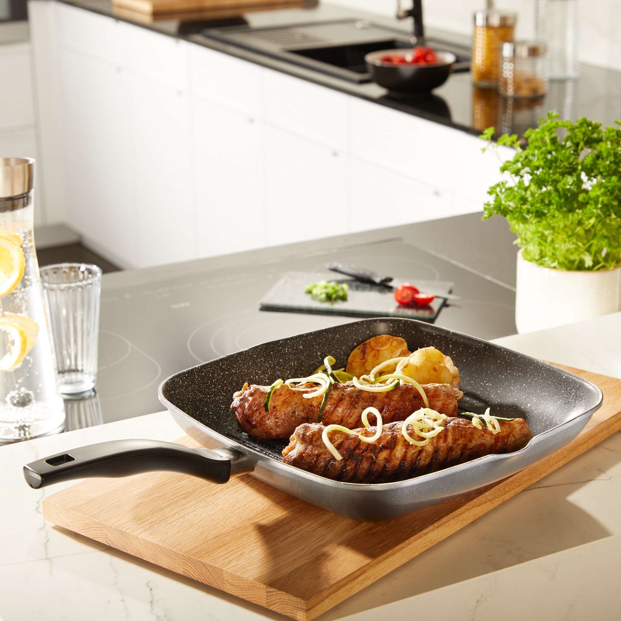 STONELINE® Grillpfanne 32 x 32 cm, mit 2 Ausgüssen