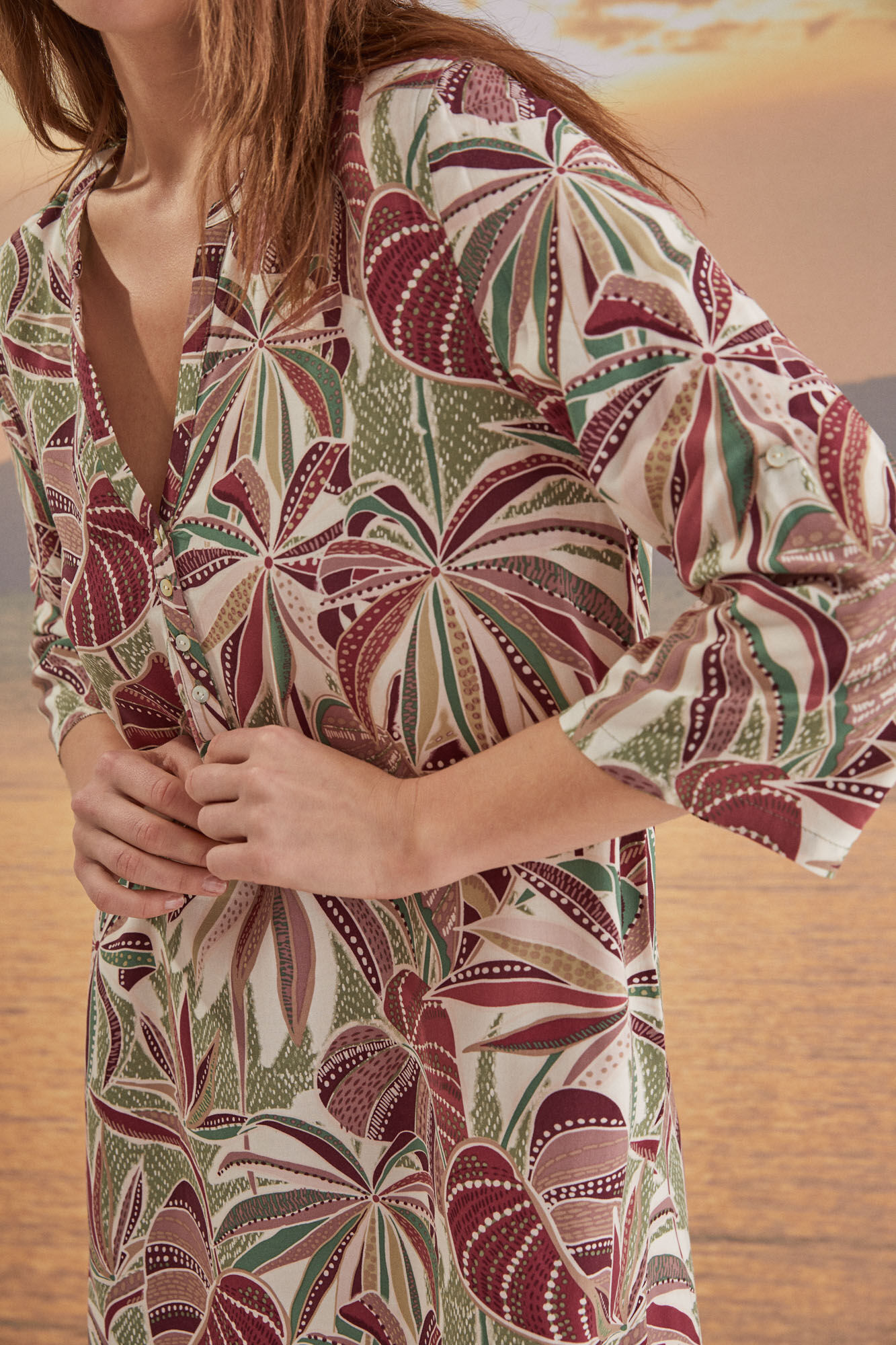 Top cropped com estampa tropical - estampa