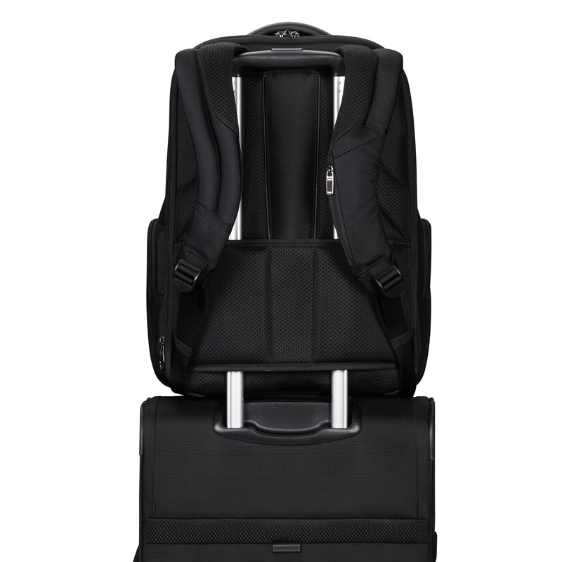 Samsonite<br>Pro Dlx Backpack 17
