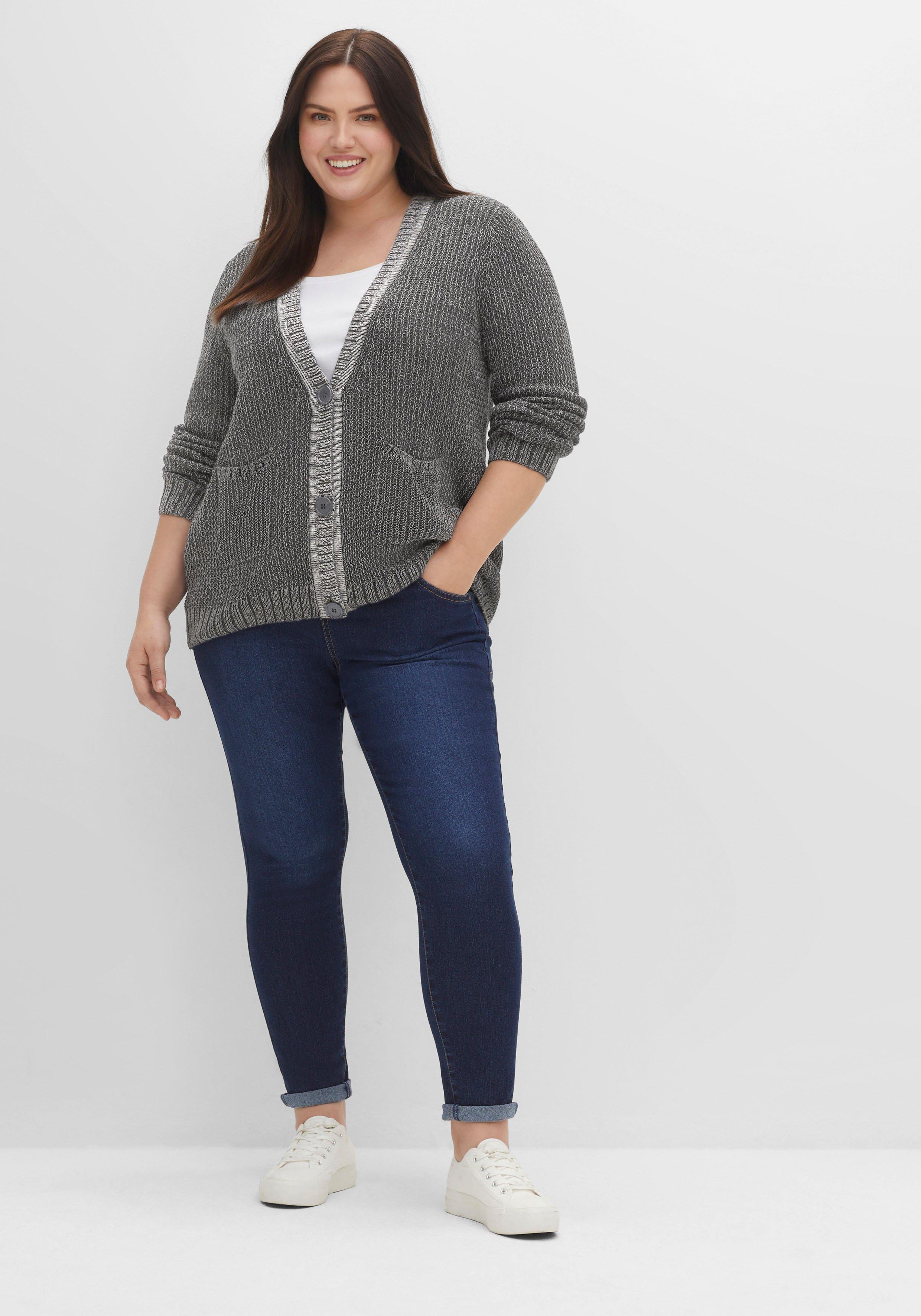 Strickjacke mit V-Ausschnitt und Taschen vorn