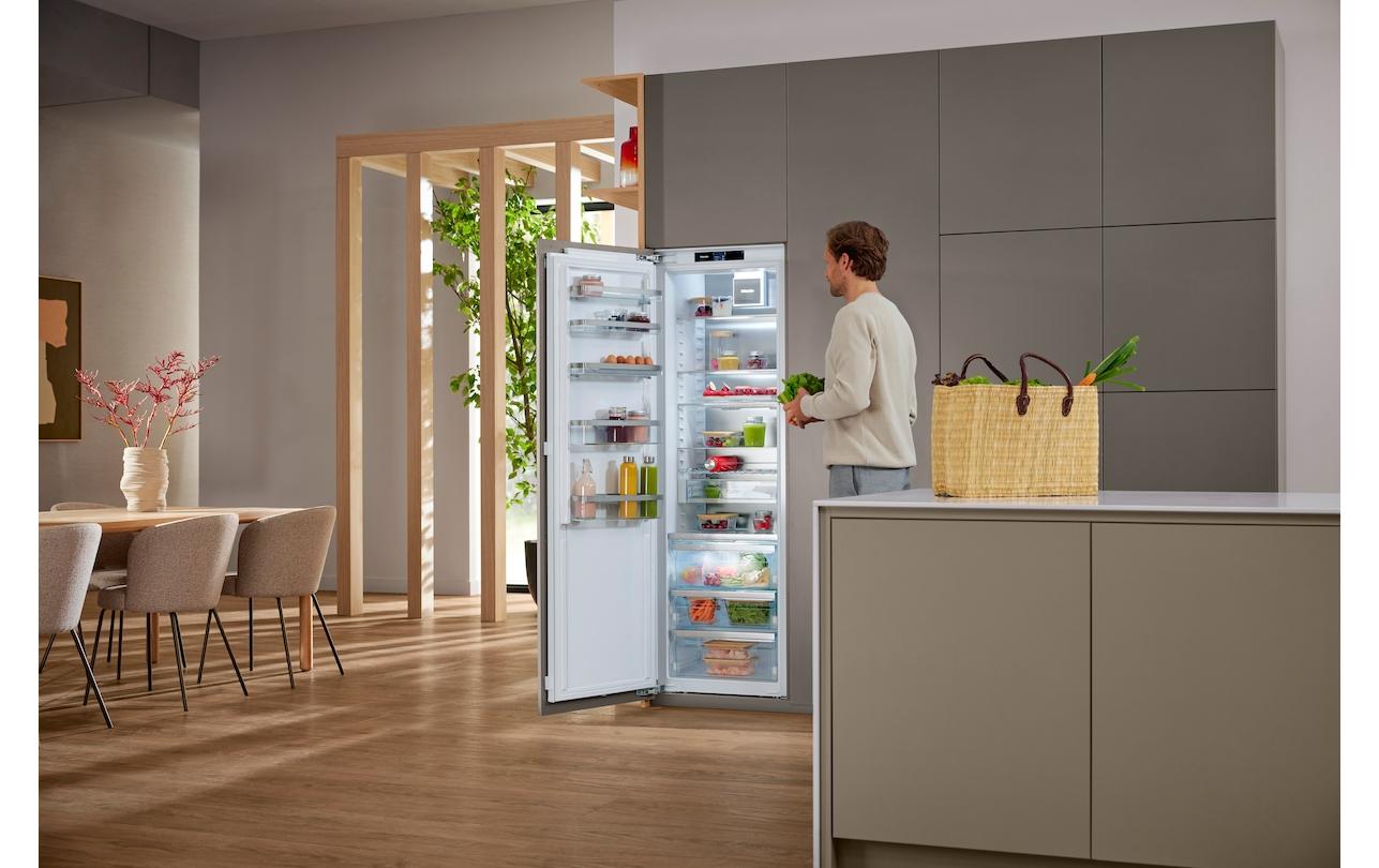 Einbaukühlschrank K 7797 C L Links<br>Einbau-Kühlschrank mit ActiveDoor, PerfectFresh Active und FlexiLight 2.0 für maximalen Komfort