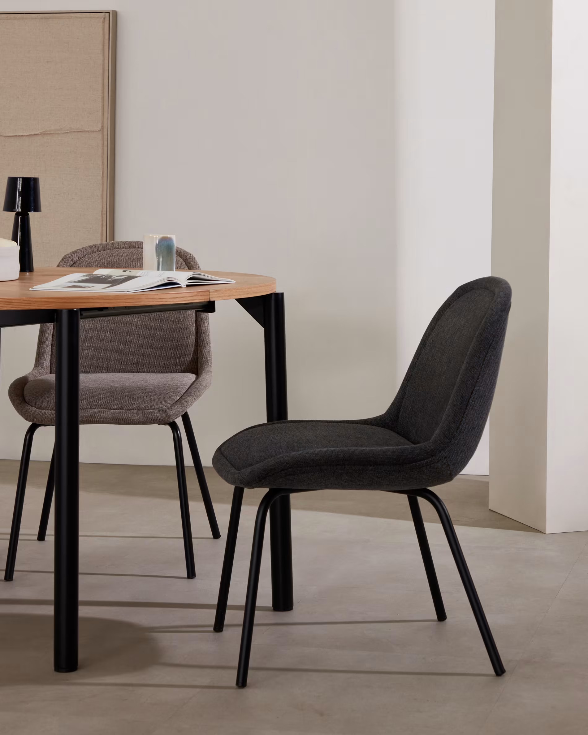Kave Home Stuhl AIMIN dunkelgrau/schwarz