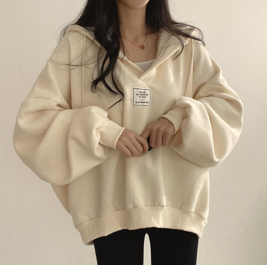 NENE - Hoodie met letters en applicaties