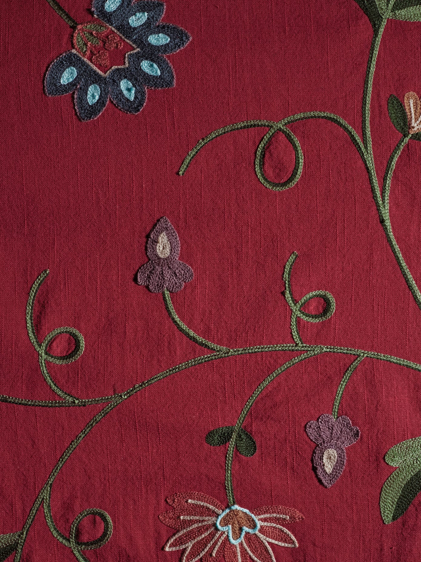 Rideau superbe broderie crewel