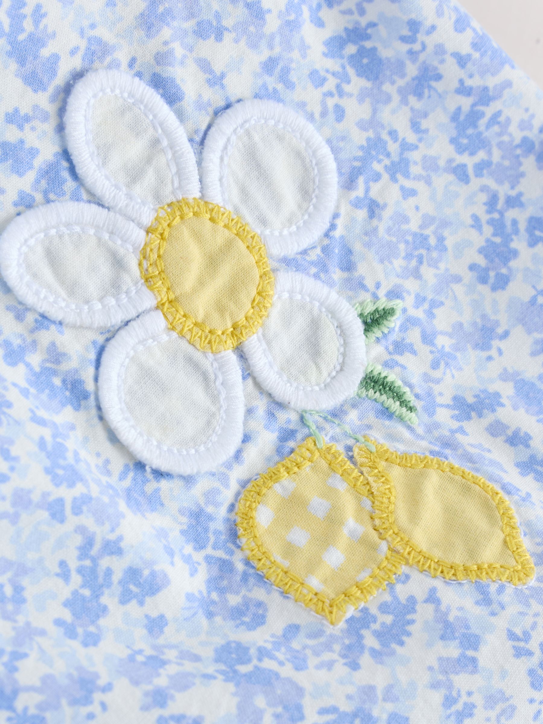 Blauw/wit met bloemenprint - Babyset van rompertje met korte mouwen en bretelbroek (0mnd -2jr)