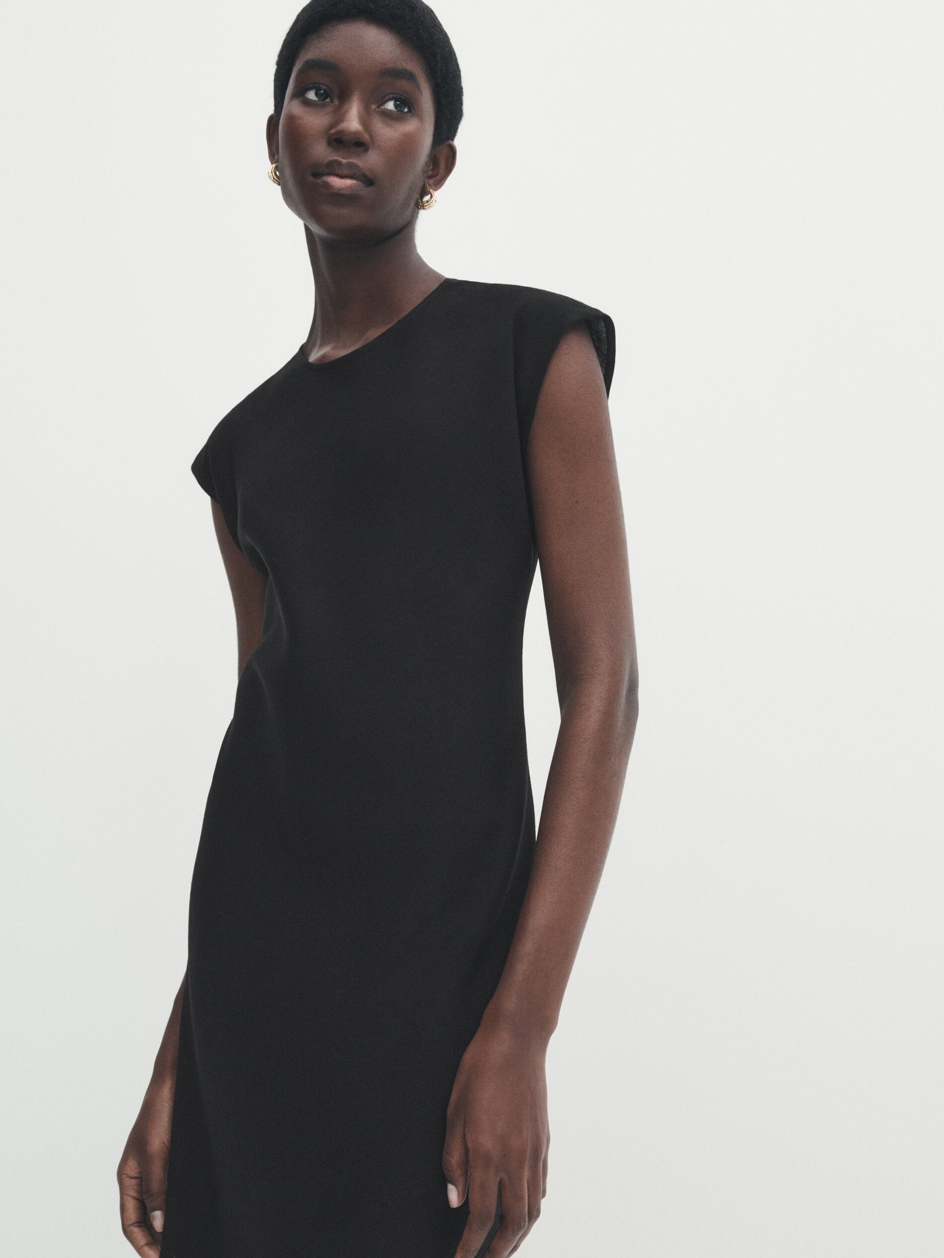 Vestido midi em linho preto - NEGRO