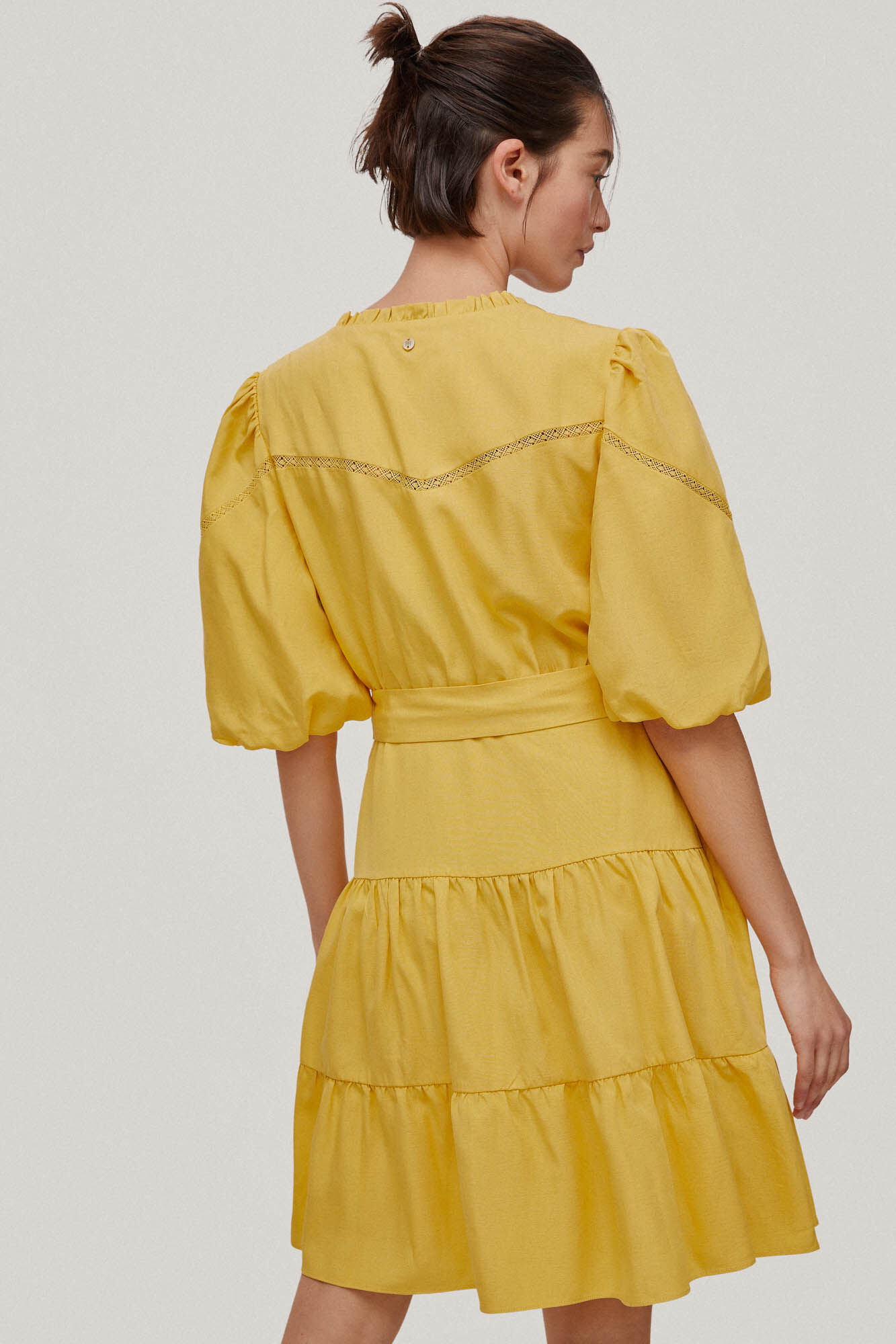 Vestido justo, estampa de mangá - Amarelo