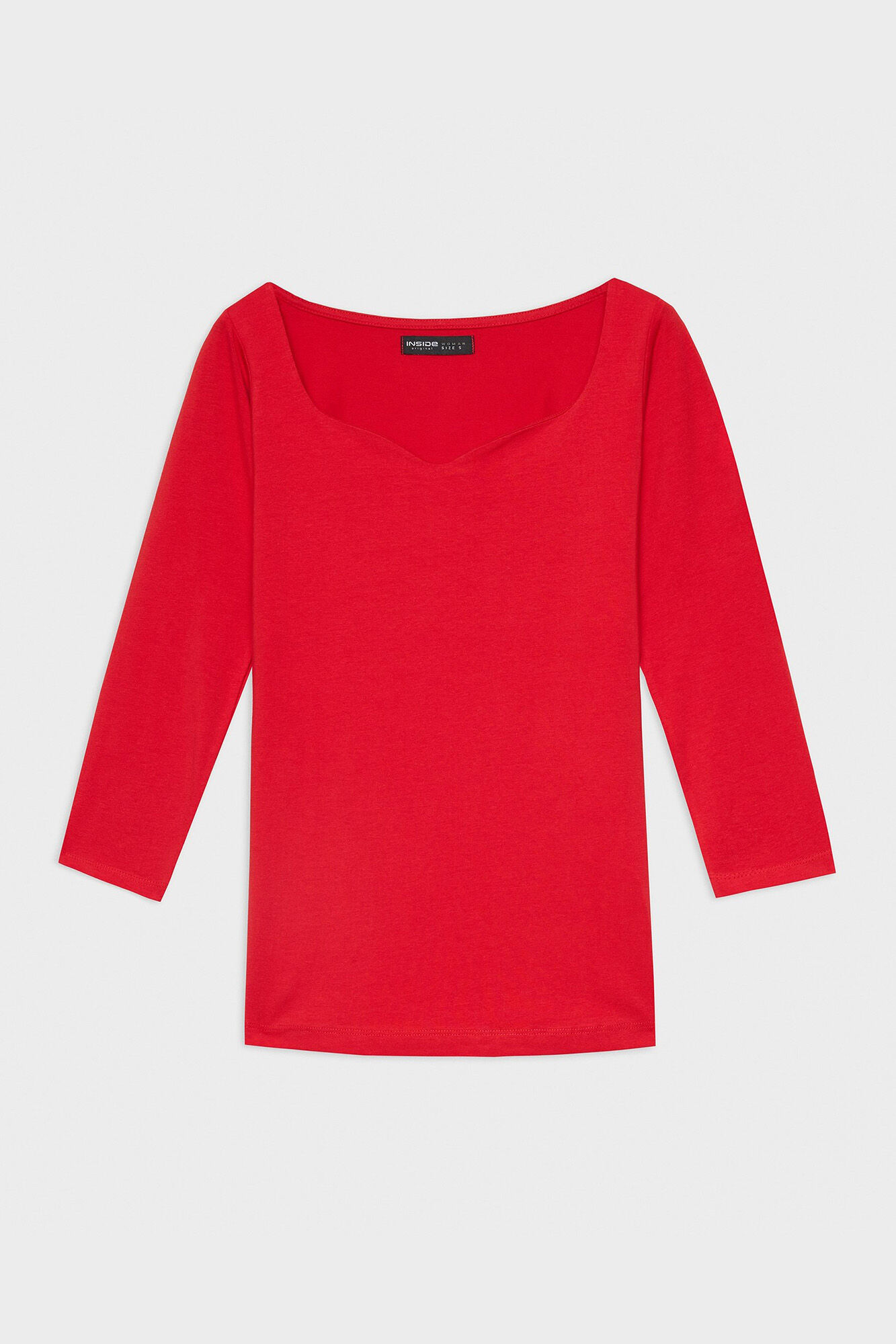 Camiseta com decote em forma de coração