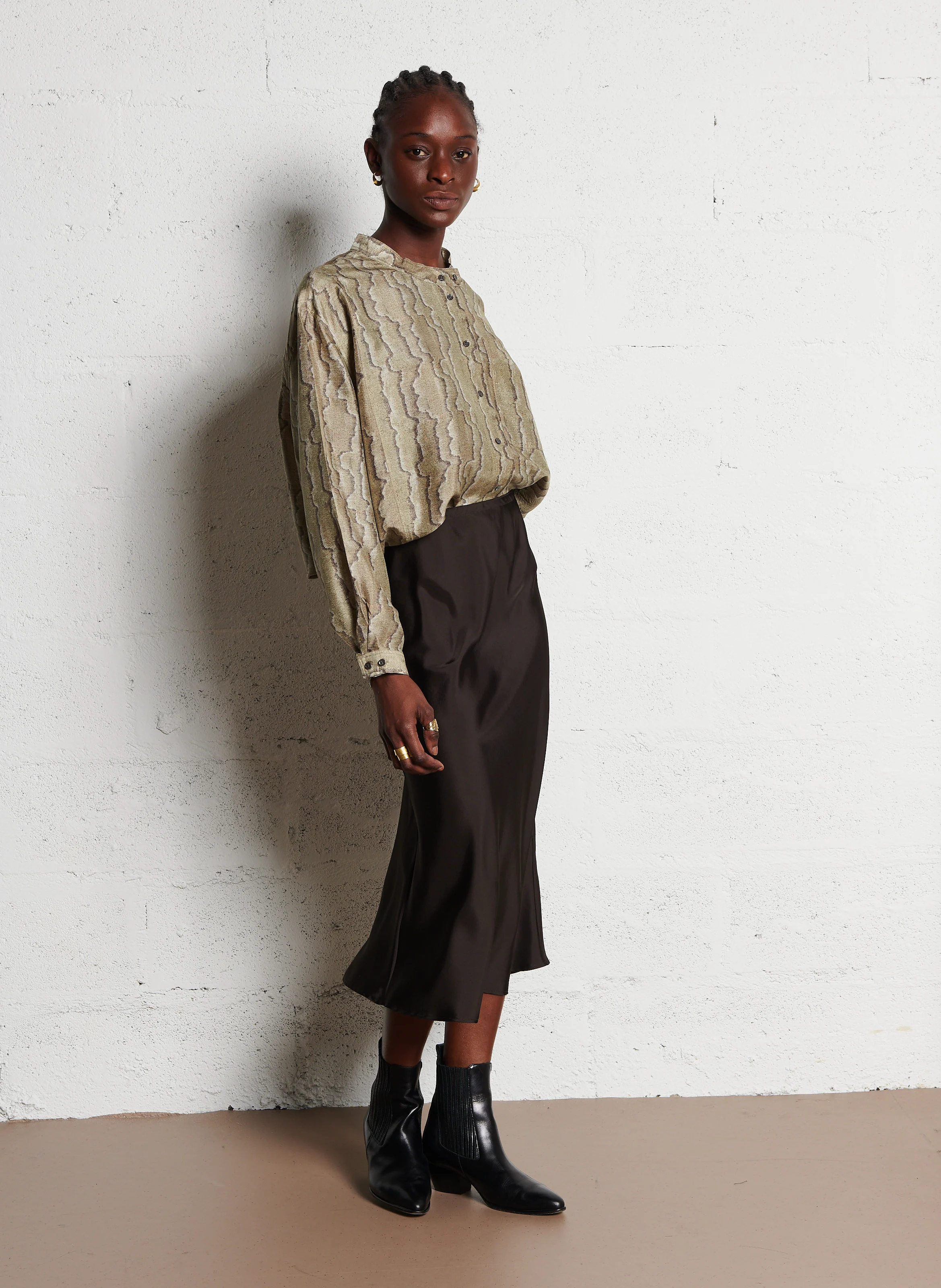FEVER - Jupe midi fluide en satin | Gris
