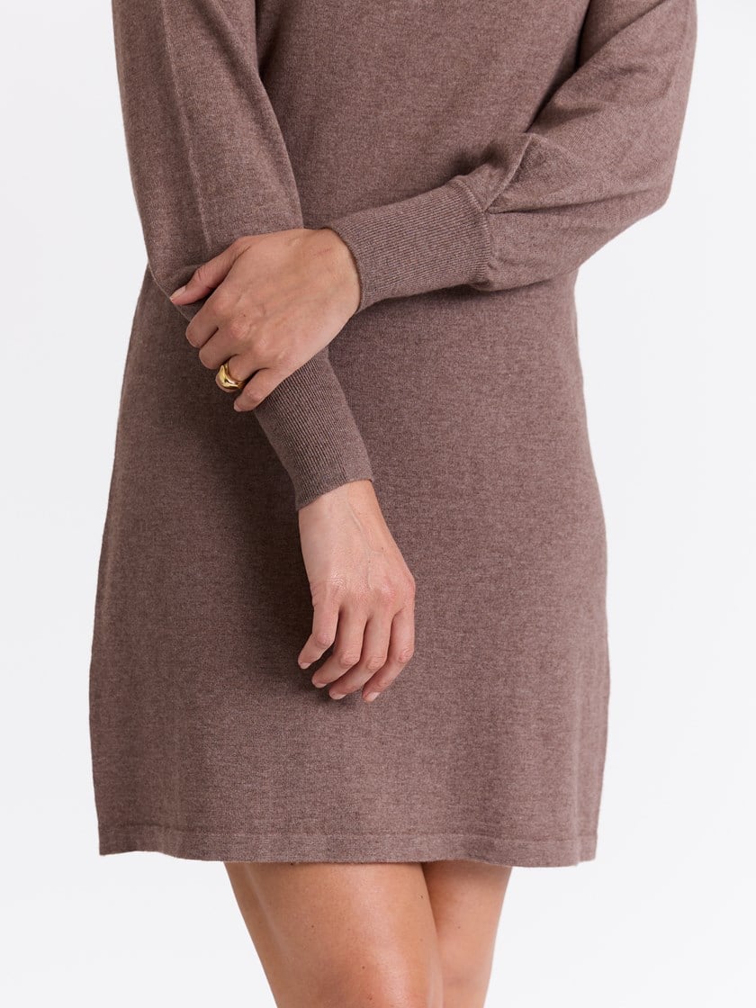 Olea kjole Walnut
