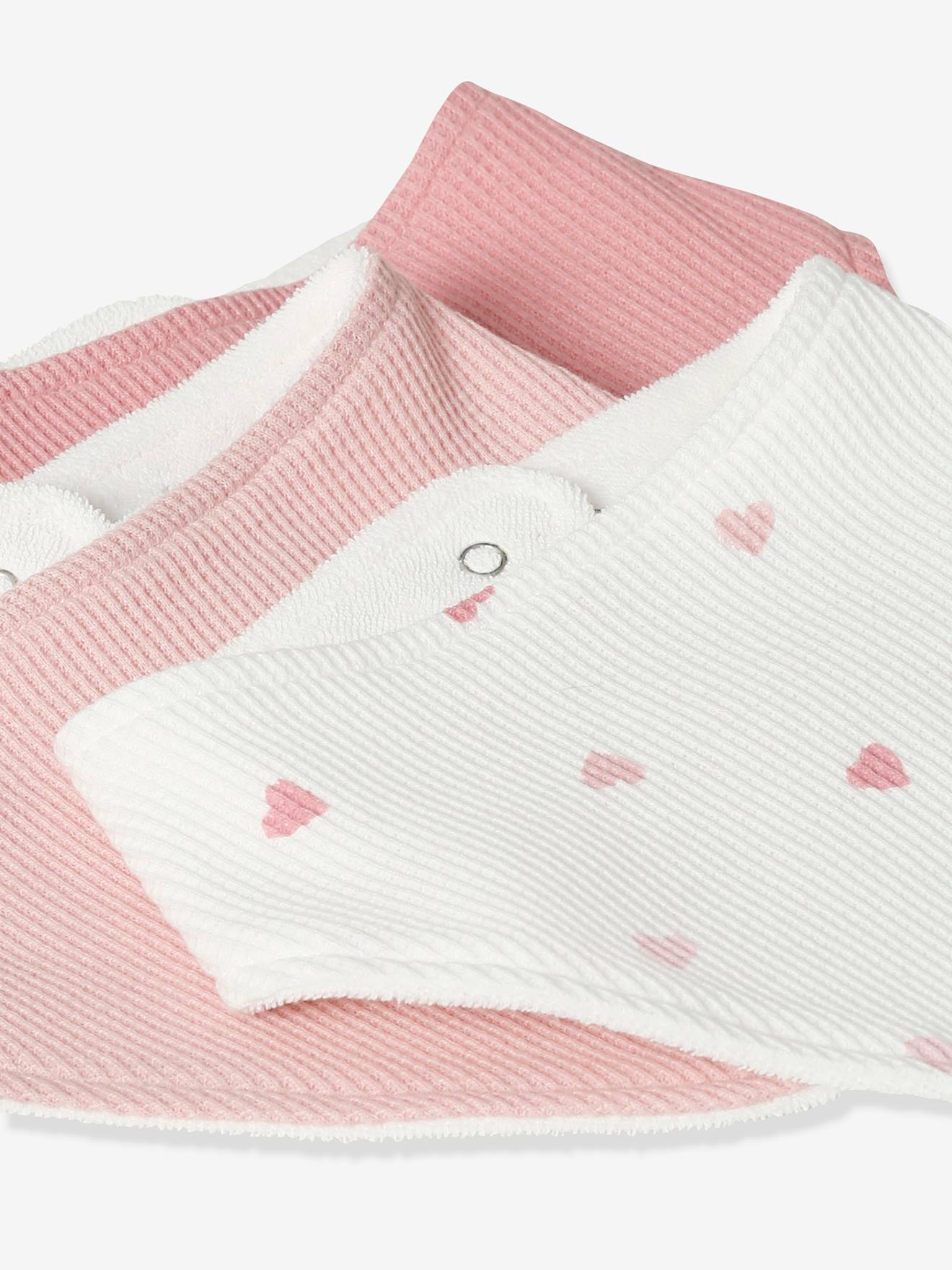 Pacote com 3 babadores bandana tamanho médio brancos com estampa em favo de mel.