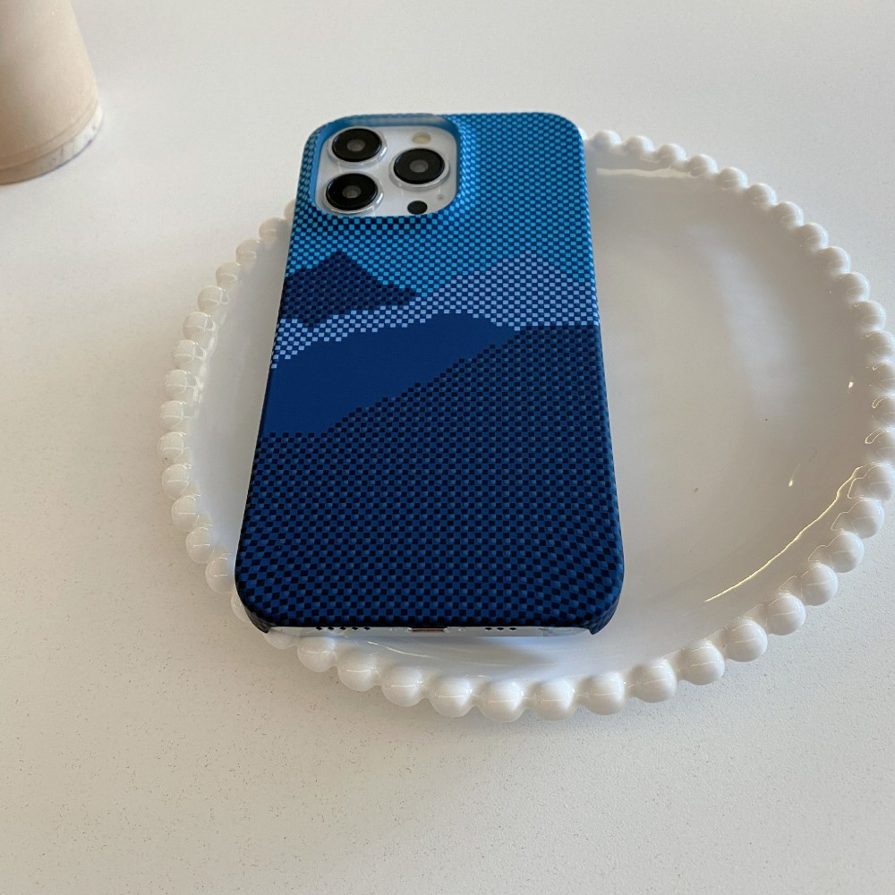 iPhone 14 Pro Max Hardcase Hülle im Carbon Look - Blue Mountain