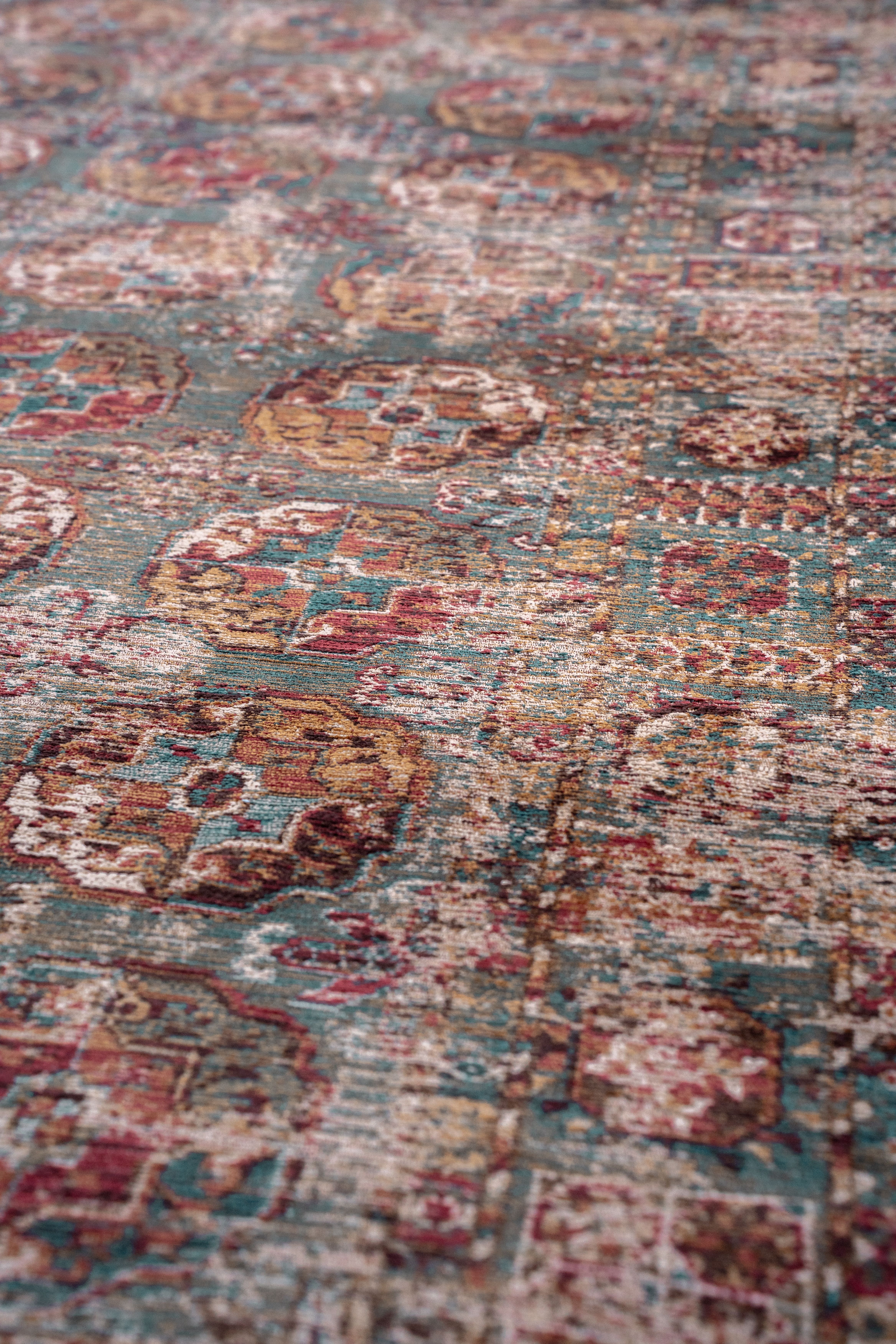 Vloerkleed Almati 9845 Antiquarian Kasak  | Louis de Poortere