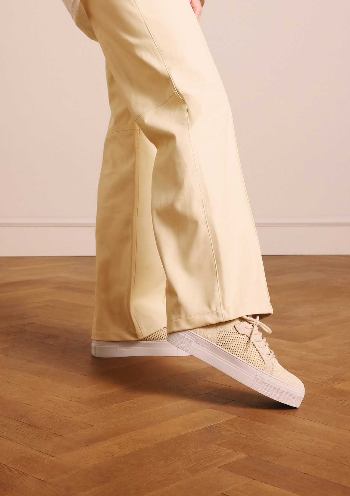 Beige knit fabric sneakers