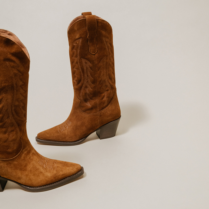 Bottes à talons et bouts pointus  en croute cognac
