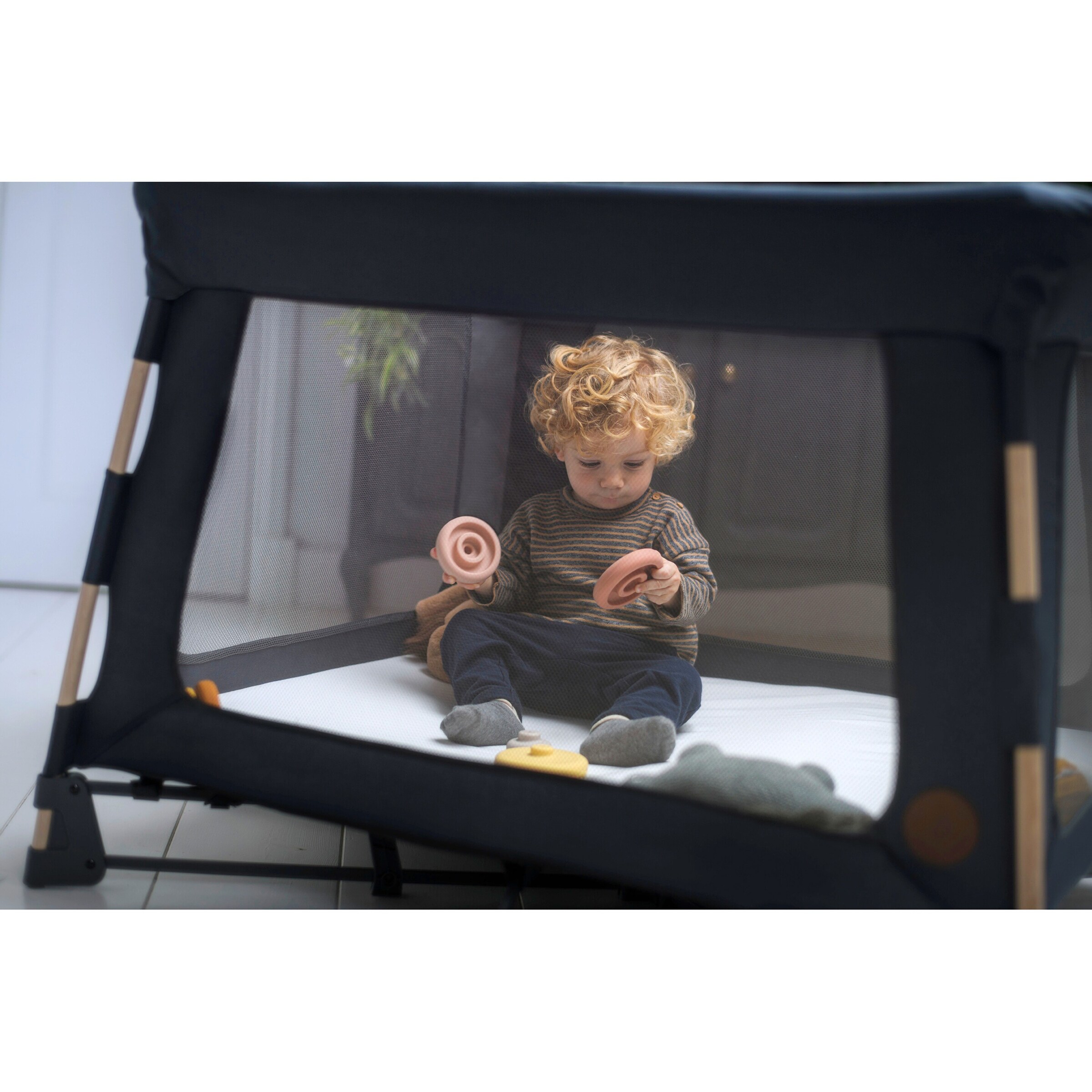 Maxi-Cosi Reisebett Swift 3-in-1 Beyond Graphite Eco